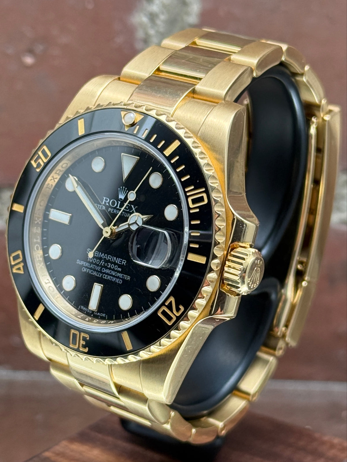 Pre-owned Rolex Submariner Date 116618LN | Yellow gold Black