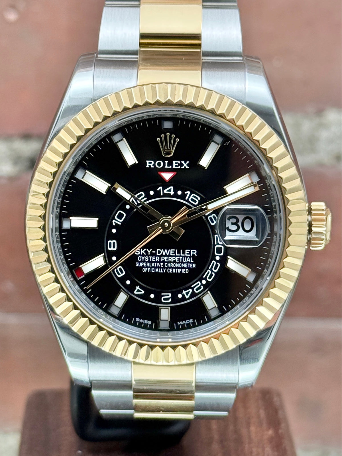 Mint Rolex Sky-Dweller 326933 | gold and steel black