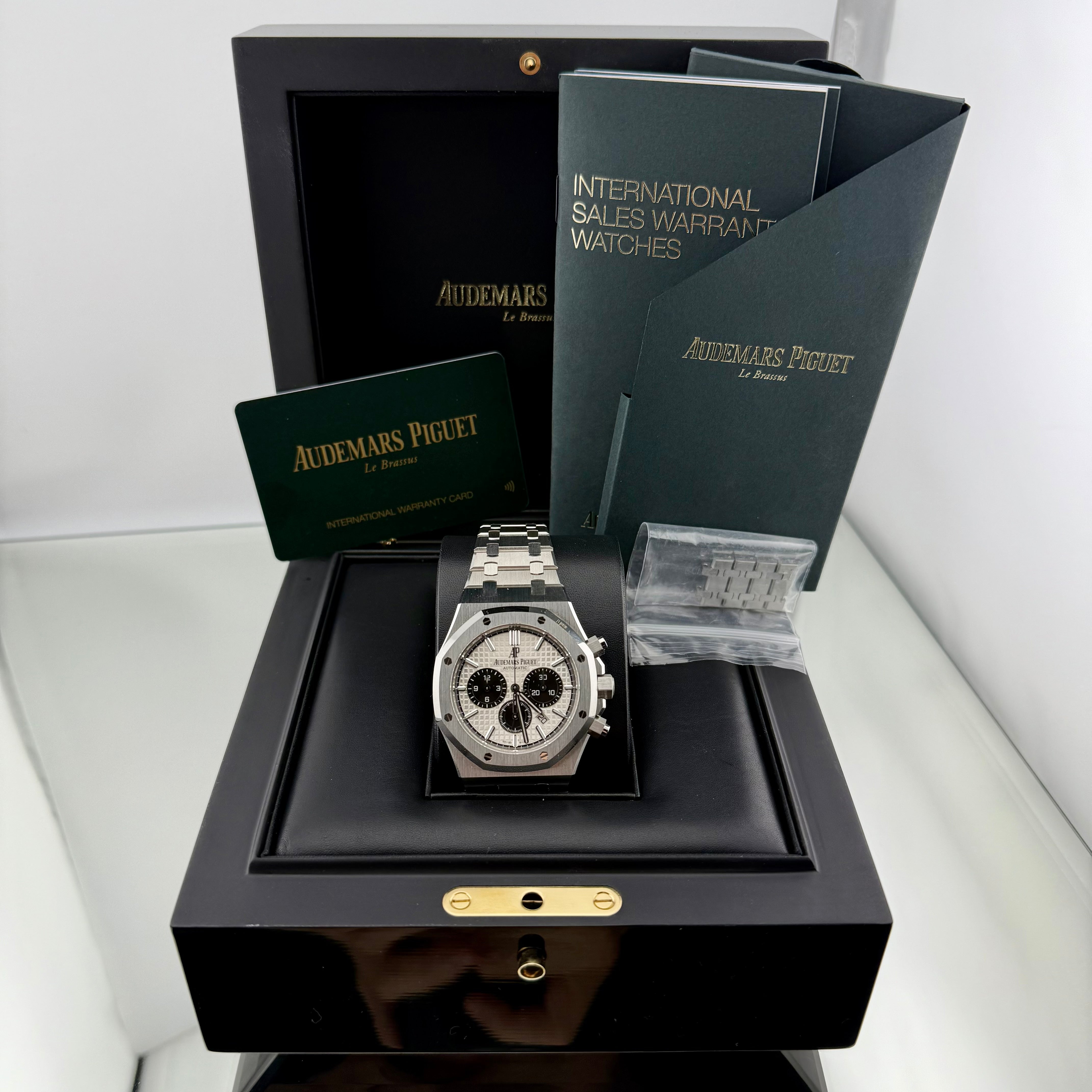 Audemars Piguet Royal Oak "Panda" Chronograph Silver Dial 26331ST.OO.1220ST.03