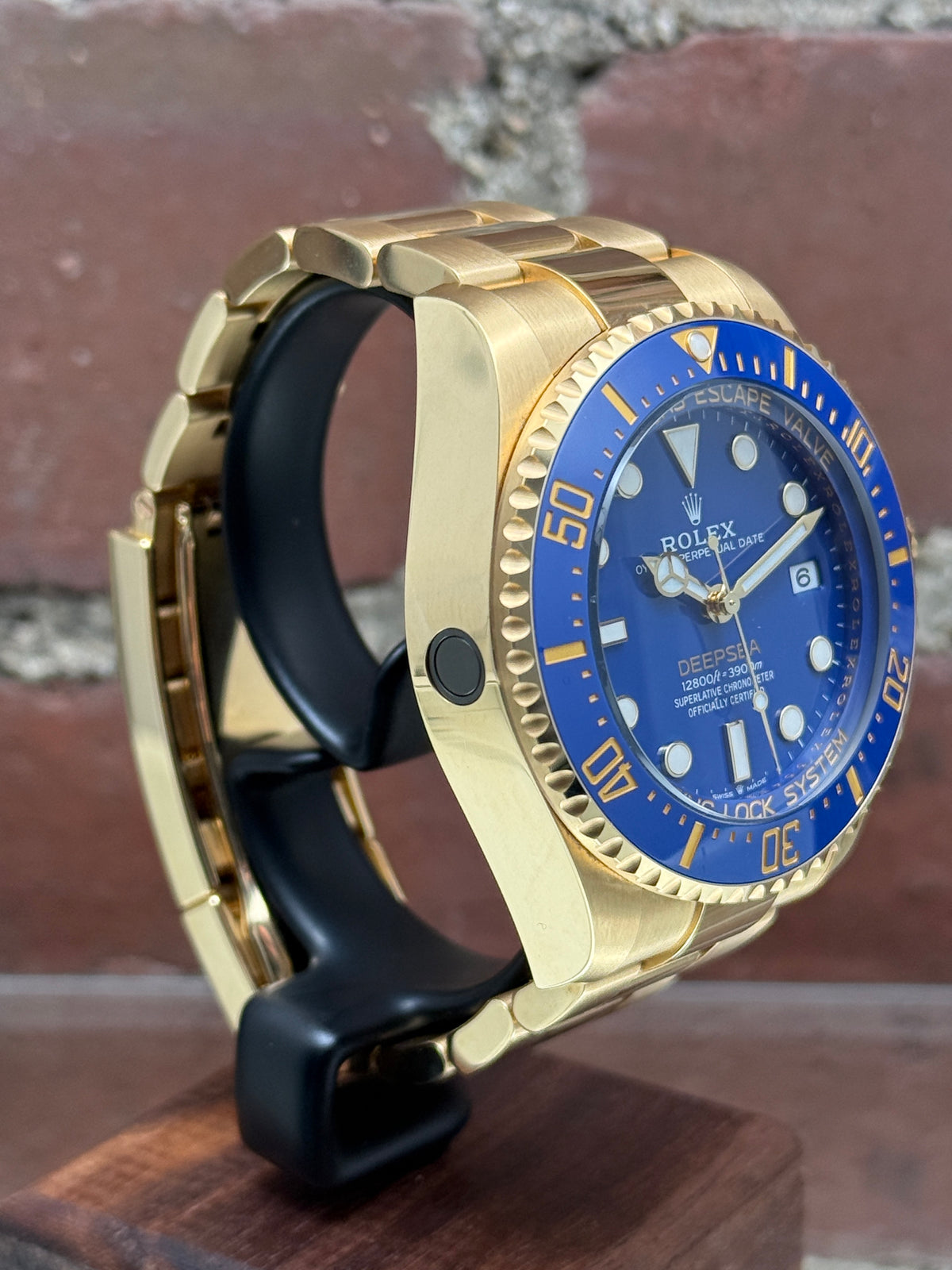 Pre-owned Rolex Deepsea 136668LB | Yellow gold Blue