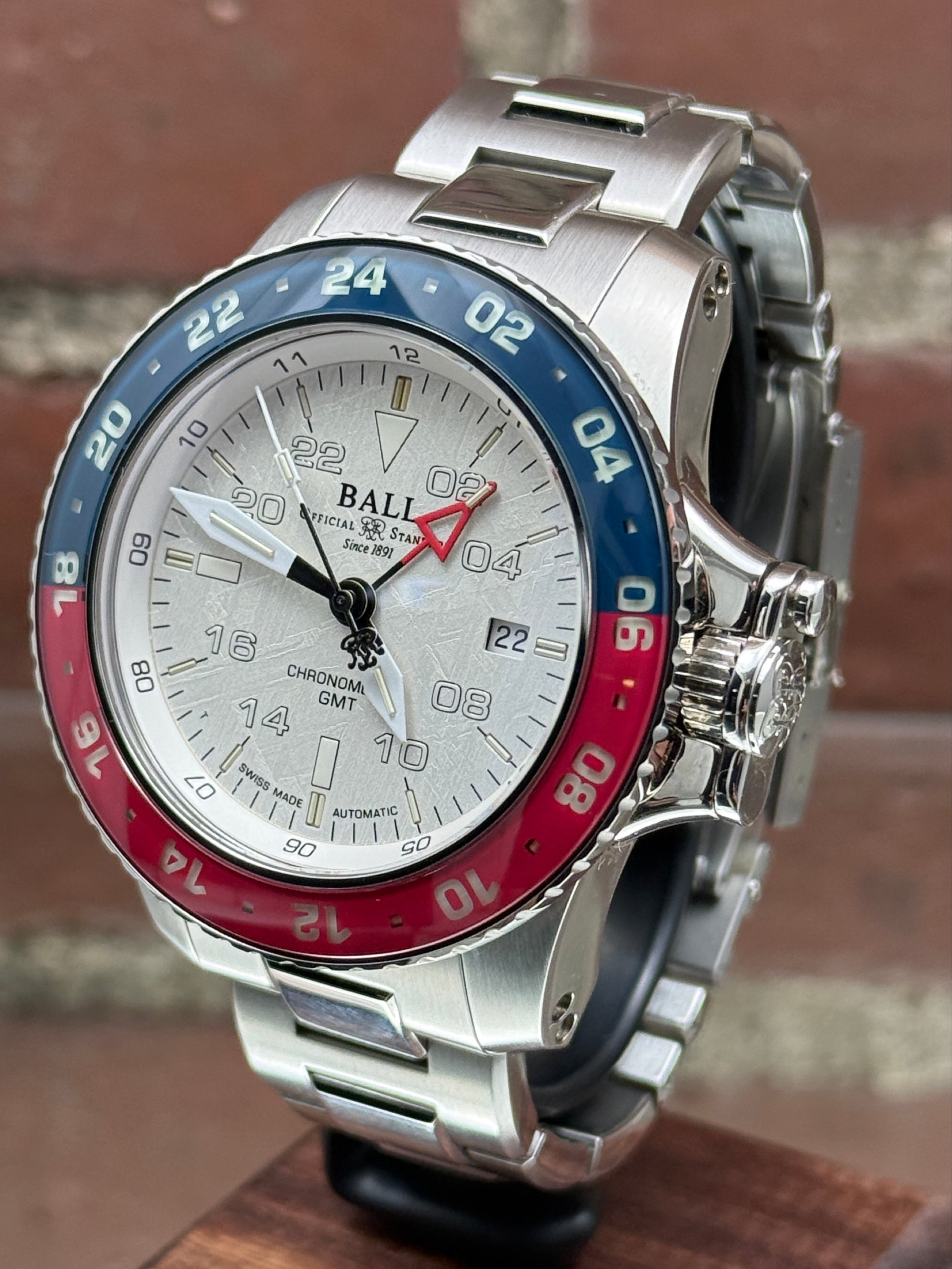 Pre-owned Ball AeroGMT II Meteorite DG2018C-S20C-MSL | steel meteorite