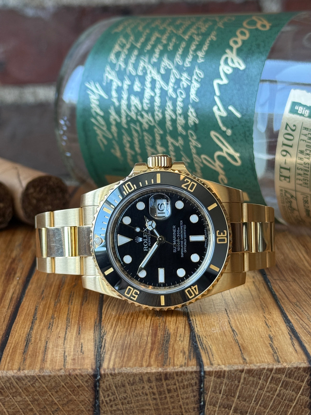 Pre-owned Rolex Submariner Date 116618LN | Yellow gold Black