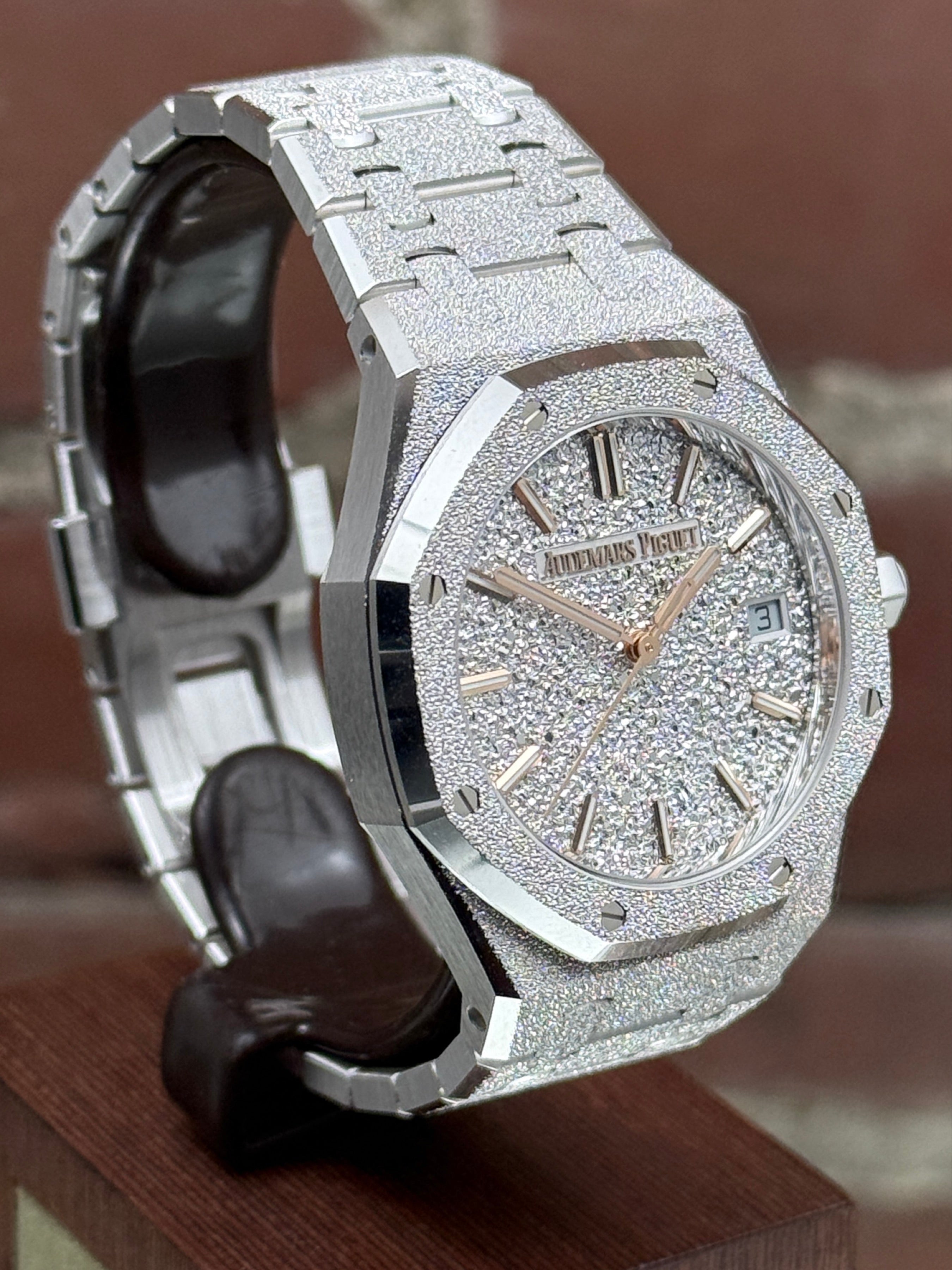 Brand new Audemars Piguet Royal Oak Lady Frosted Quartz 77450BC.GG.1361BC.01 | White gold Rhodium-plated