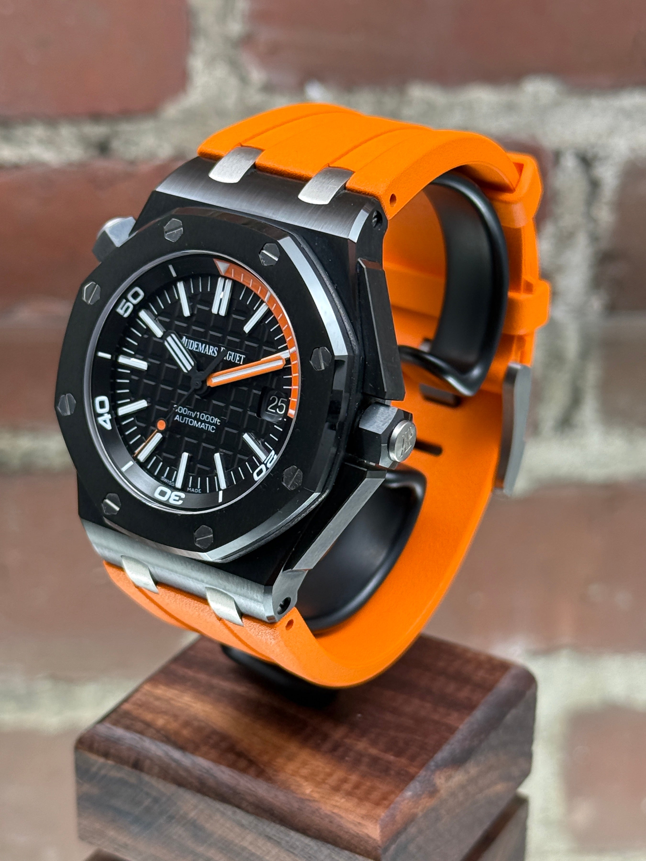 Pre-owned Audemars Piguet Royal Oak Offshore Diver 15707CE.OO.A002CA.01 | Ceramic Black