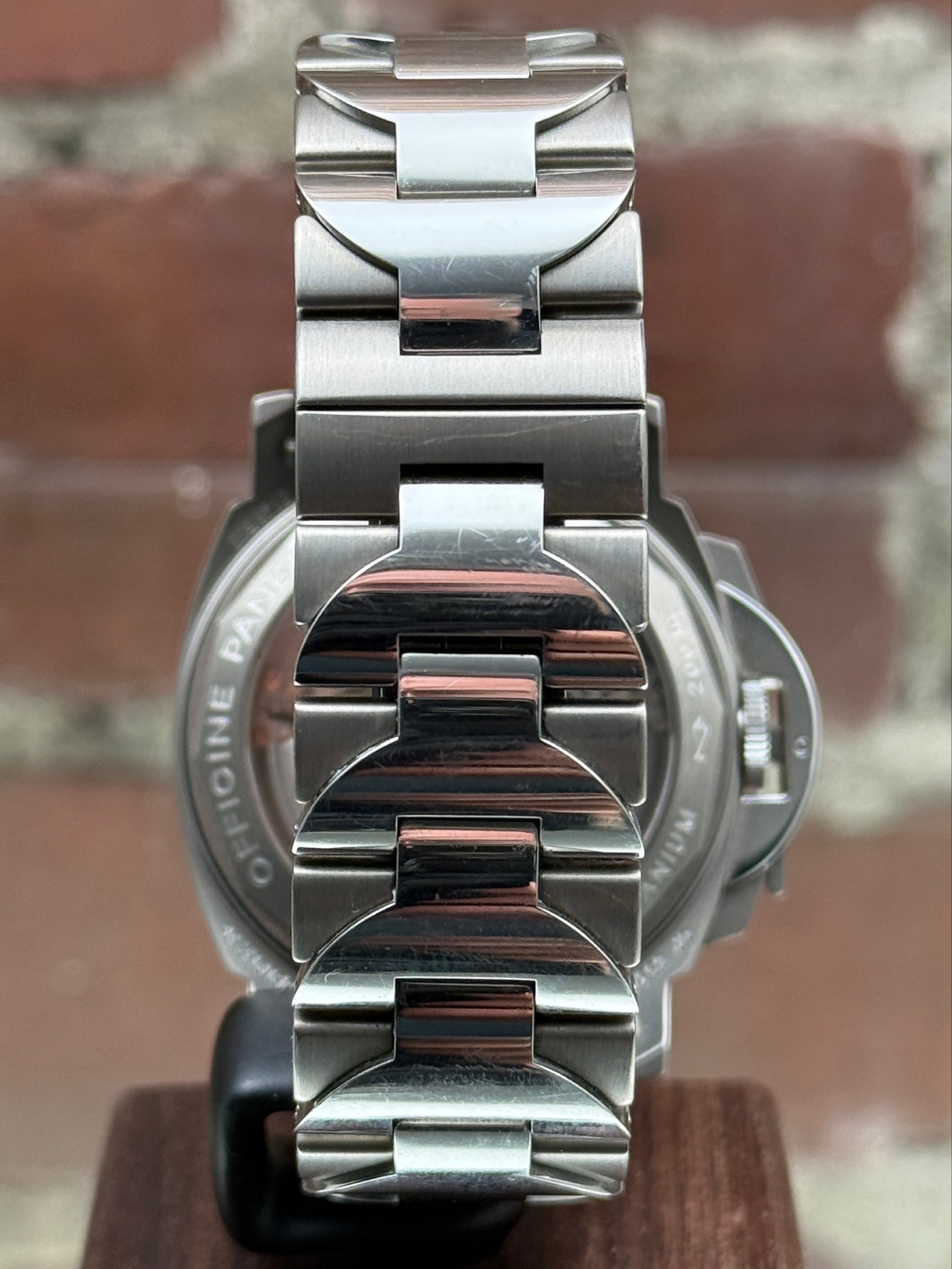 Pre-owned Panerai Luminor PAM 00060 | Titanium Silver