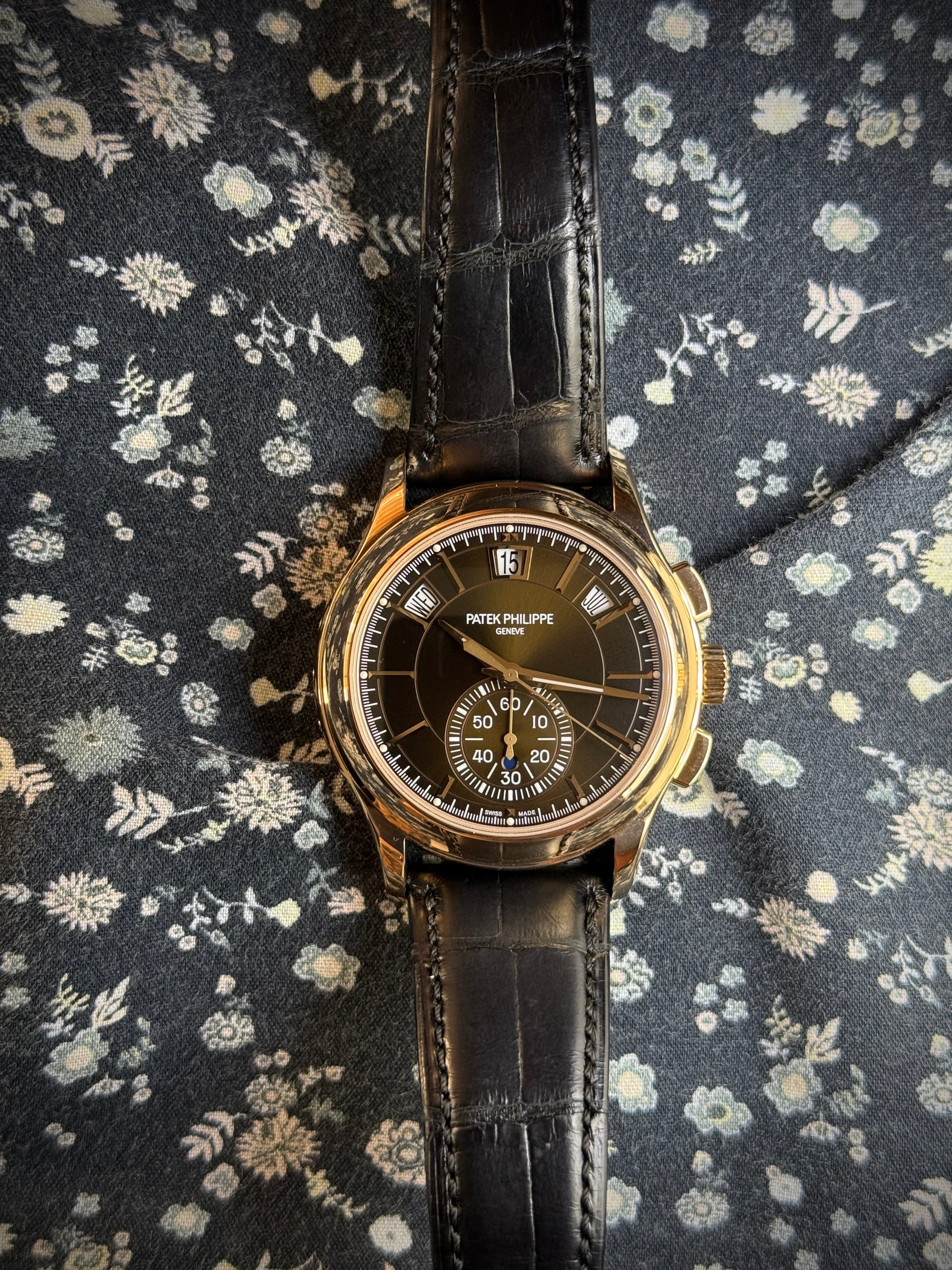 Pre-owned Patek Philippe Flyback Chronograph Annual Calendar 5905r-010 18kt 5905R-010 | pink gold black