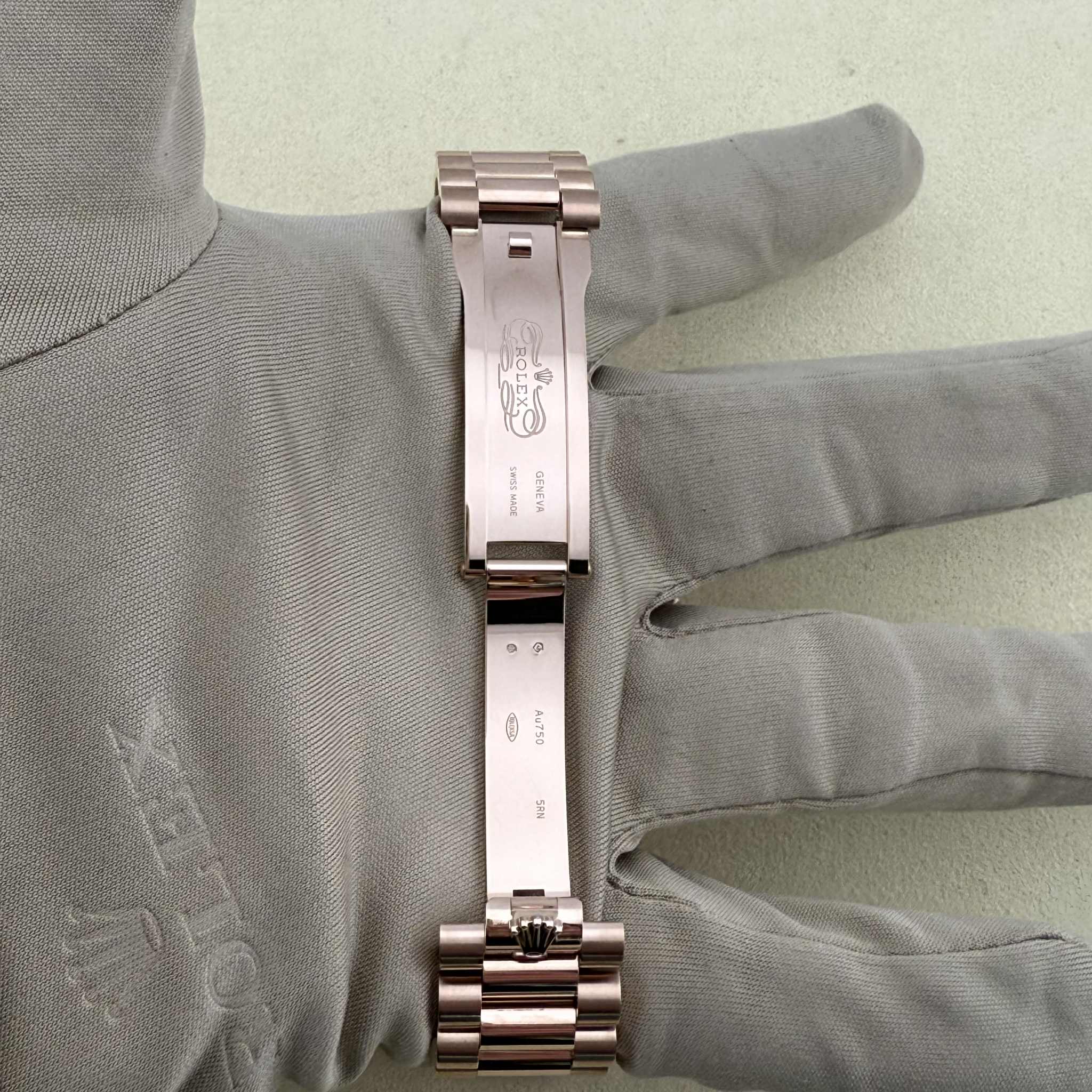 Rolex Day-Date 40 Olive Green Roman Dial 228235