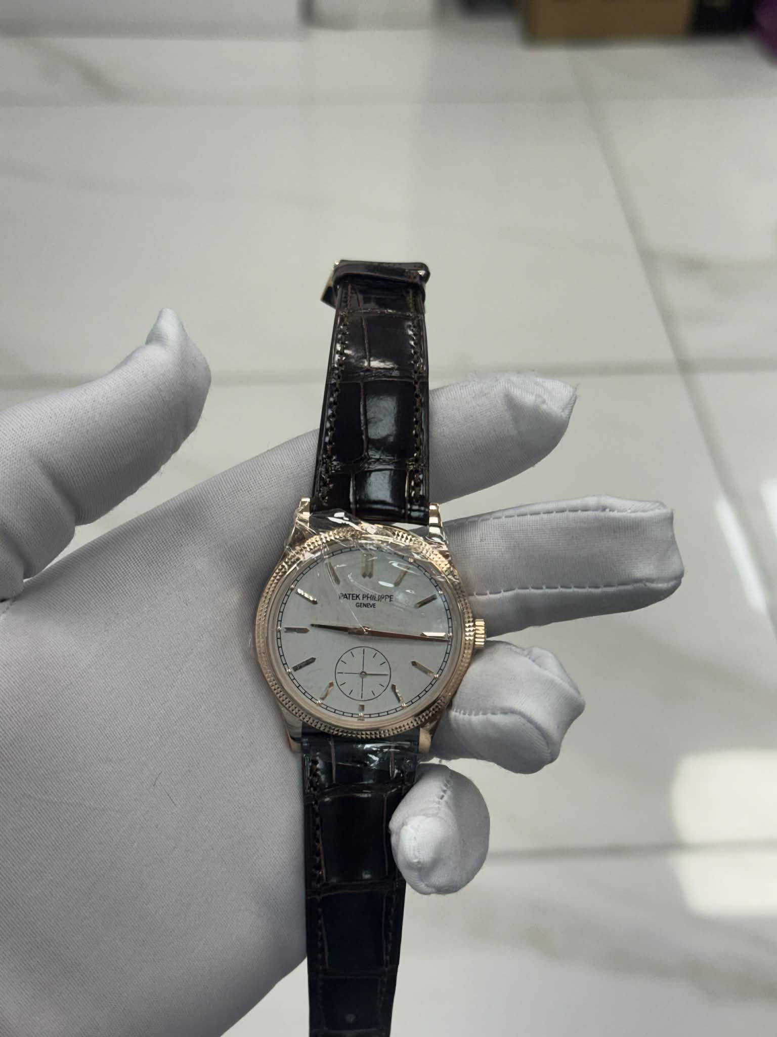 Patek Philippe Calatrava Manually Wound Mechanical Movement Silver Grained Dial 6119R-001