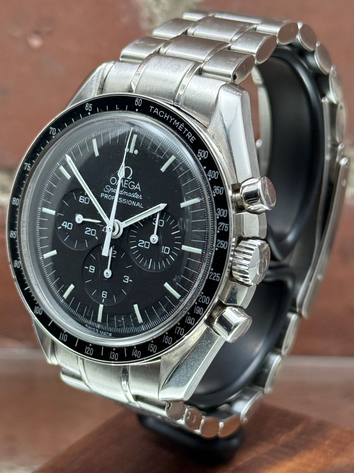 Pre-owned Omega Speedmaster Holy Grail 376.0822 | Steel Black
