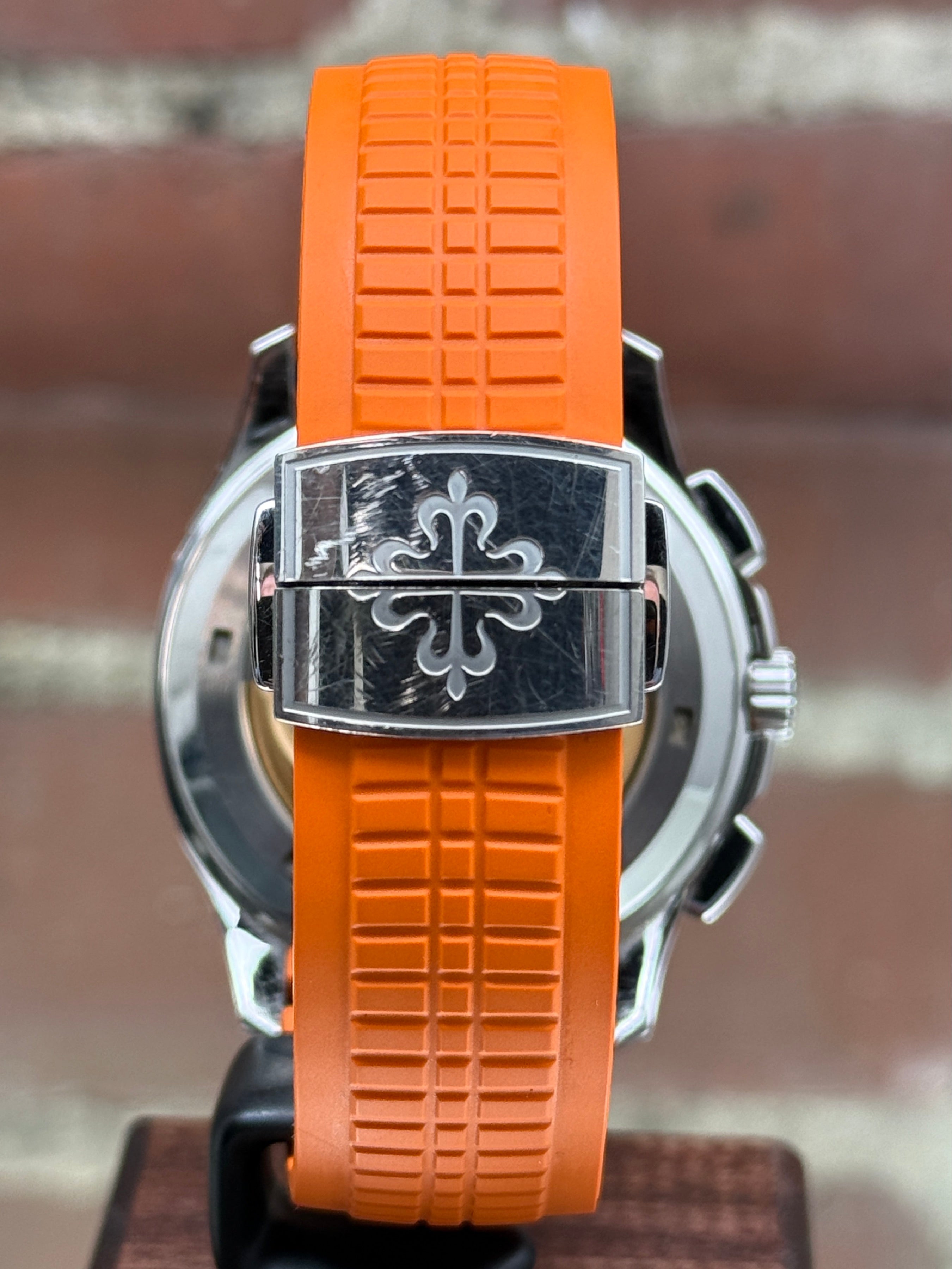 Pre-owned Patek Philippe Aquanaut 5968A-001 | Steel Black