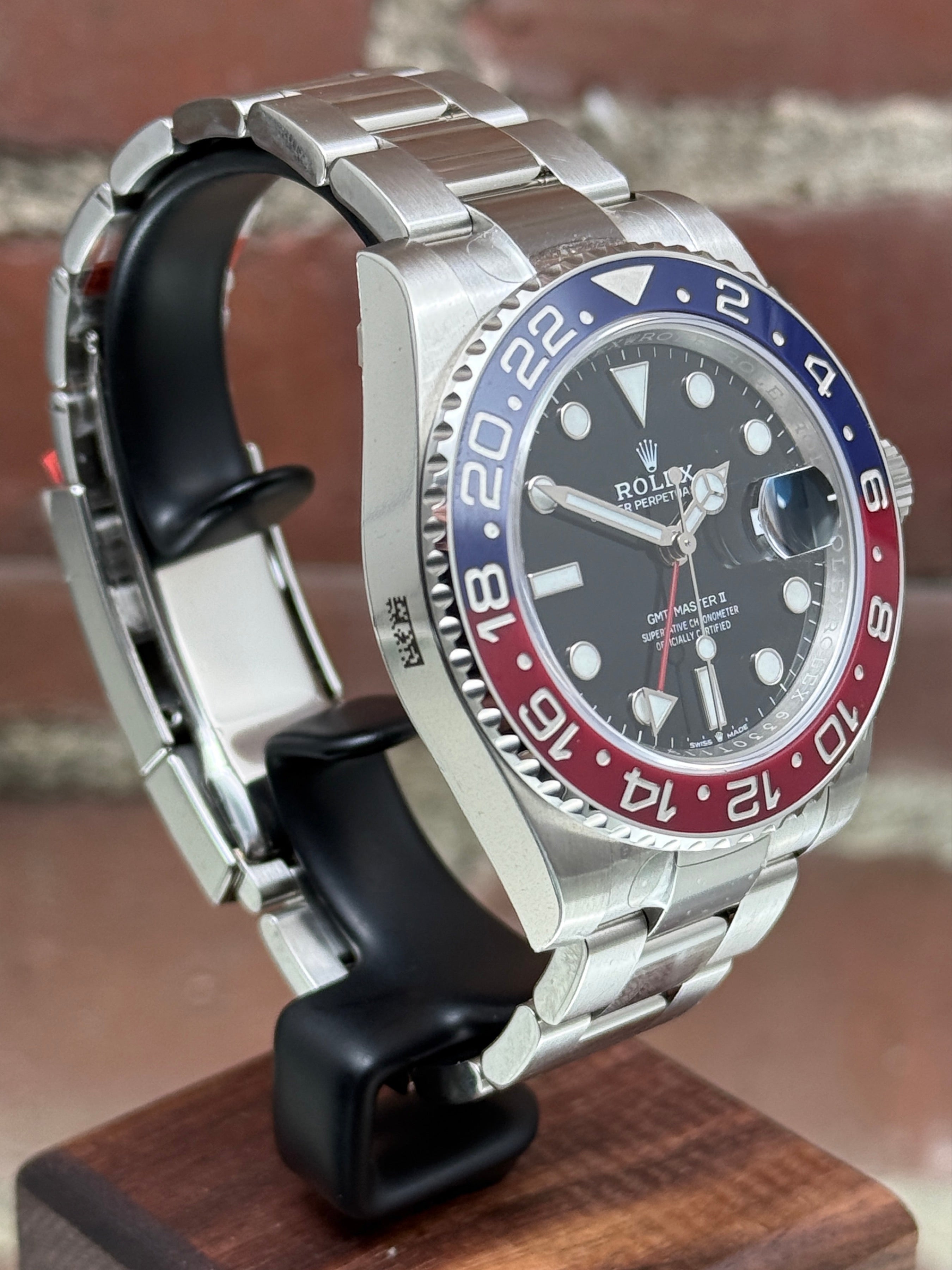 Pre-owned Rolex "Pepsi" GMT-Master II 126710BLRO | Steel Black