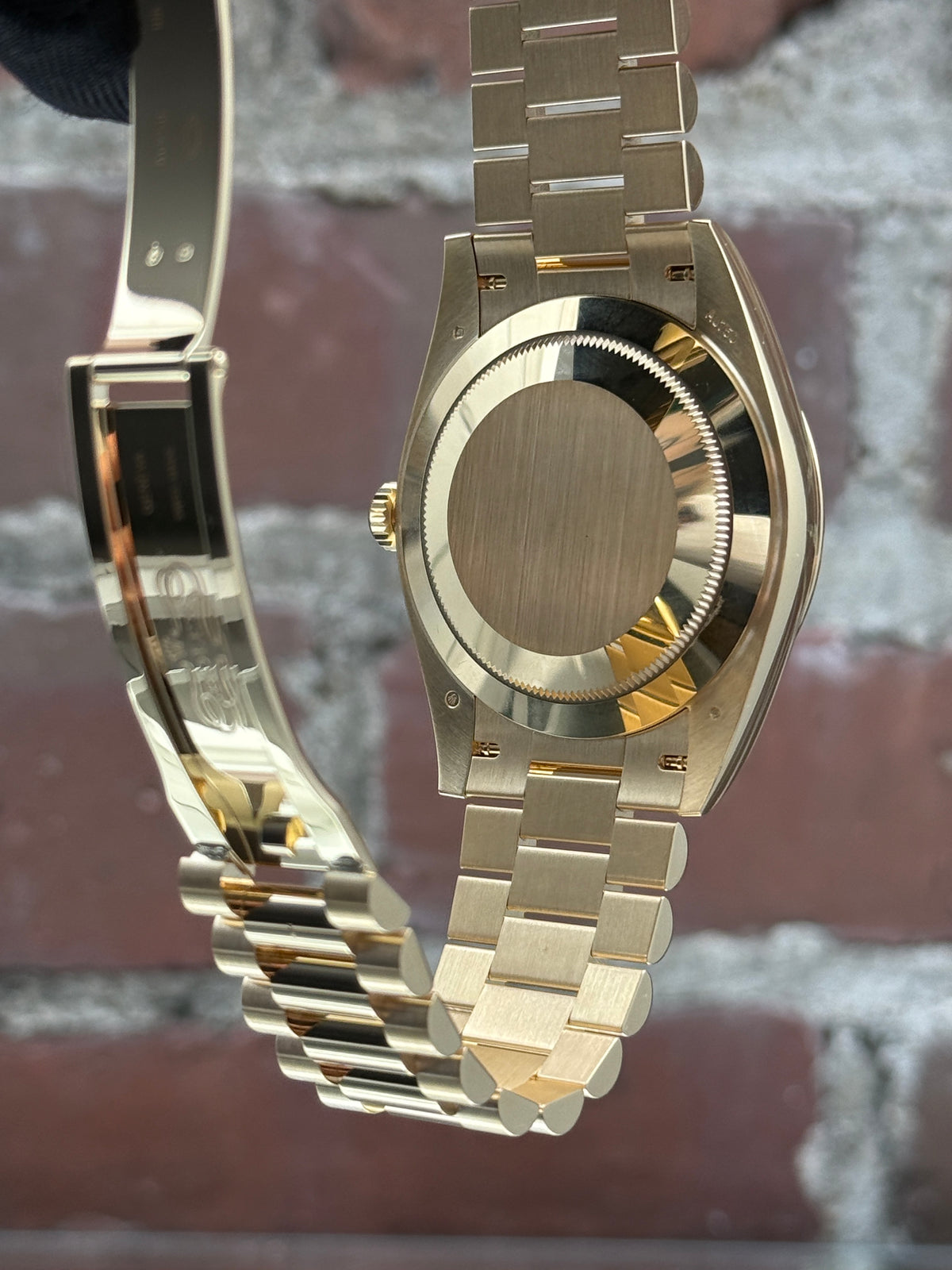 Brand new Rolex Day-Date 40 228238 | yellow gold green