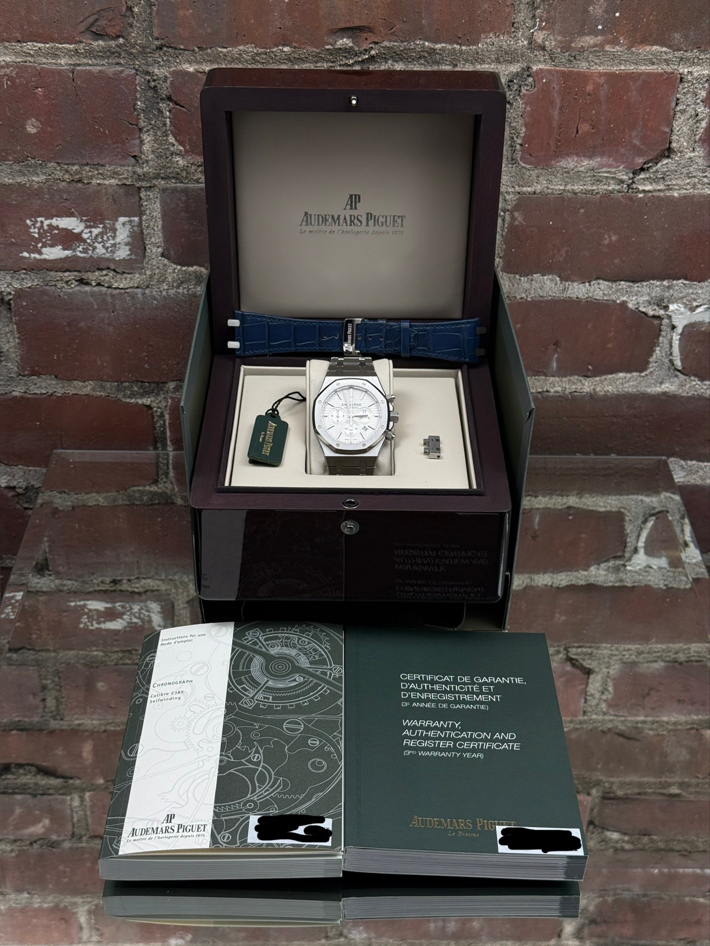 Pre-owned Audemars Piguet Royal Oak Chronograph 26320ST.OO.1220ST.02 | Steel Silver