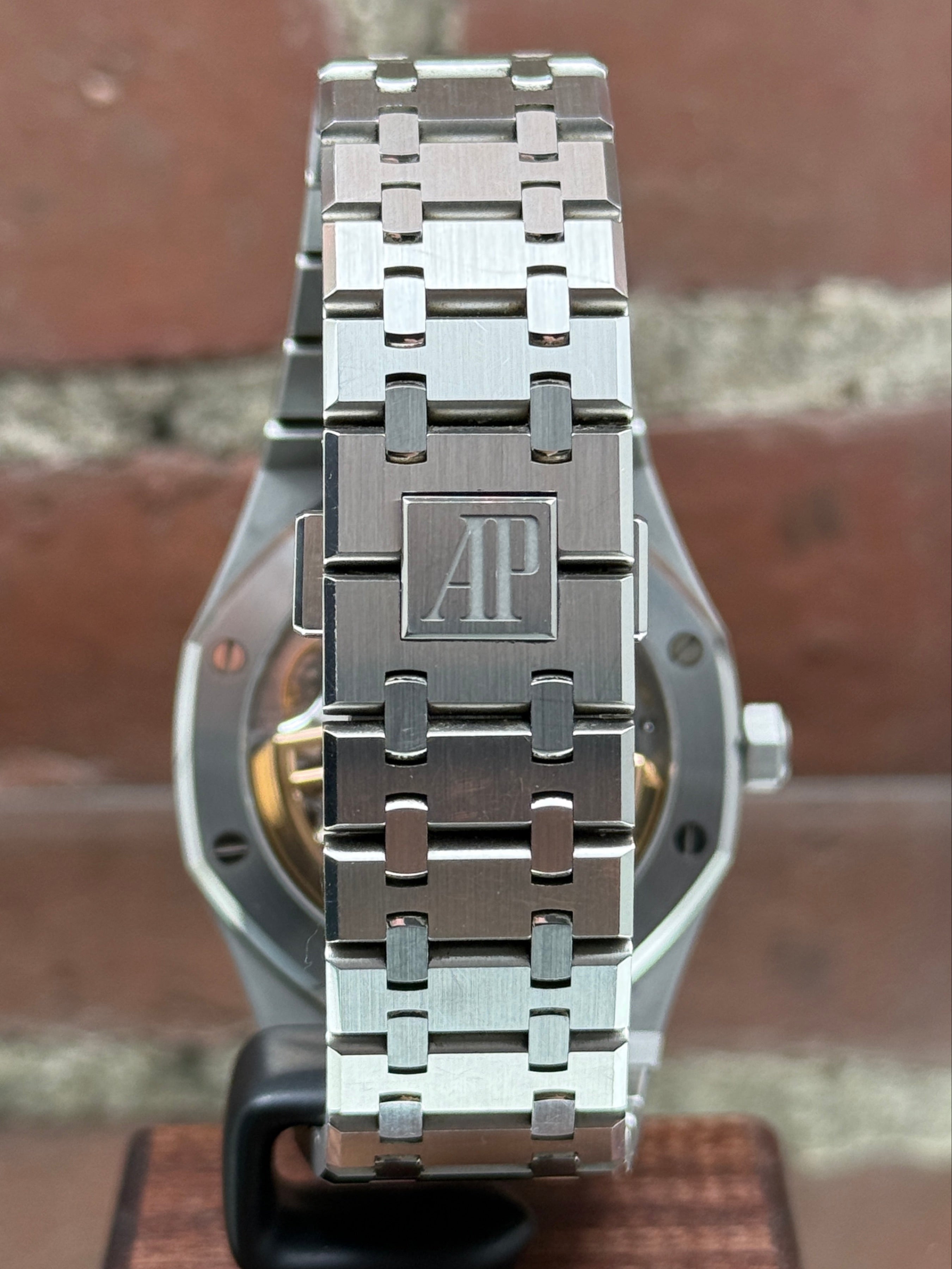 Pre-owned Audemars Piguet Royal Oak 15500ST.OO.1220ST.02 | steel grey