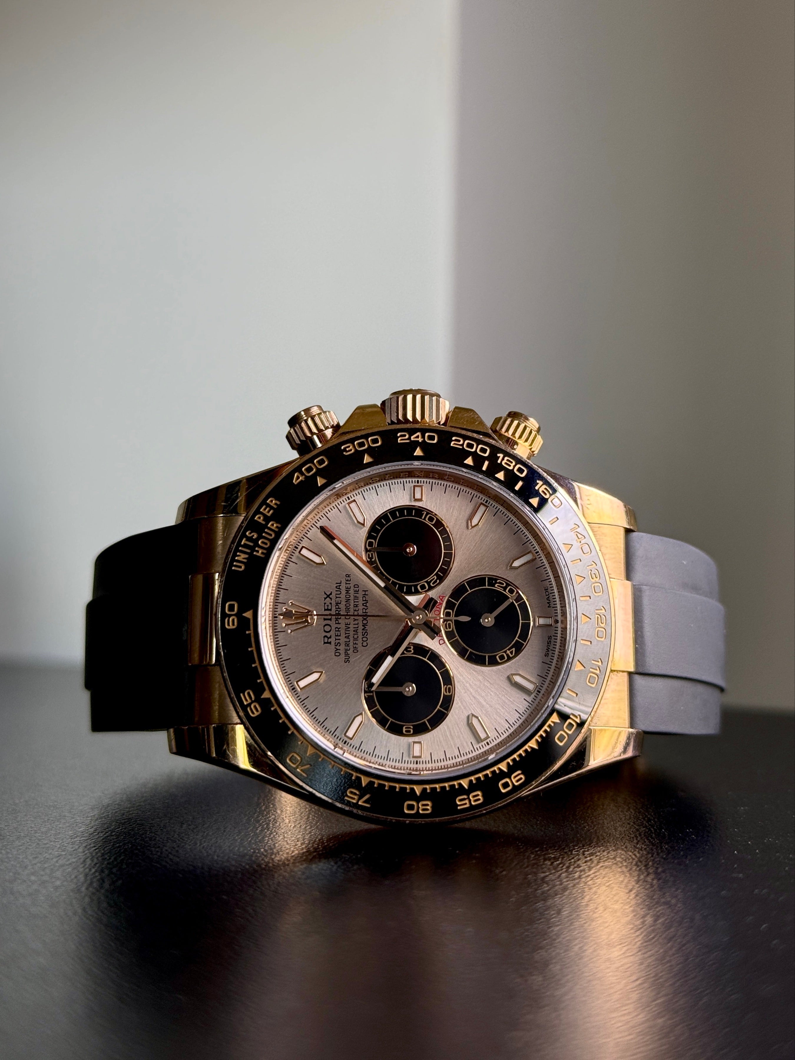 Pre-owned Rolex Cosmograph Daytona 126515LN | pink gold sunburst
