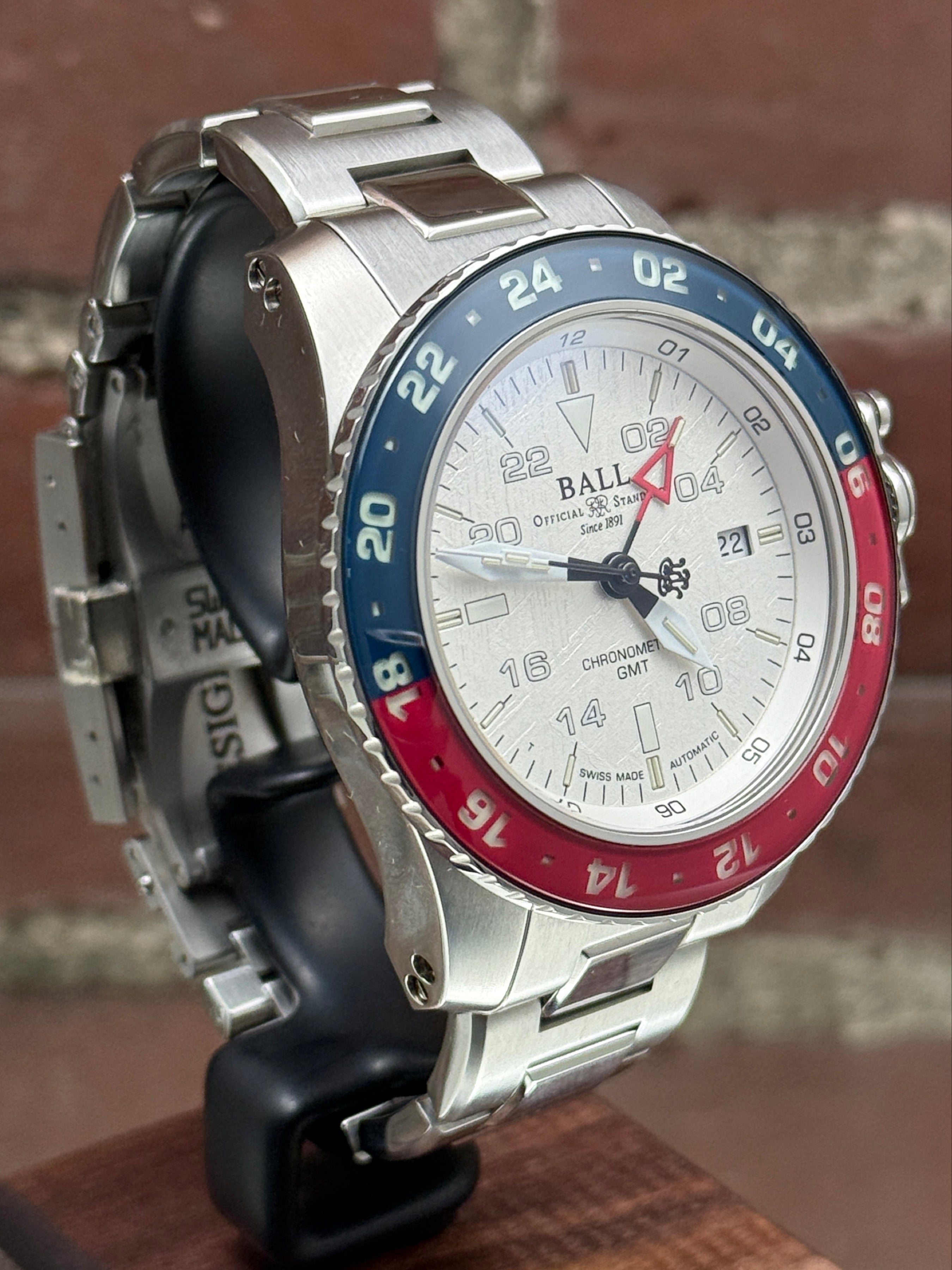 Pre-owned Ball AeroGMT II Meteorite DG2018C-S20C-MSL | steel meteorite