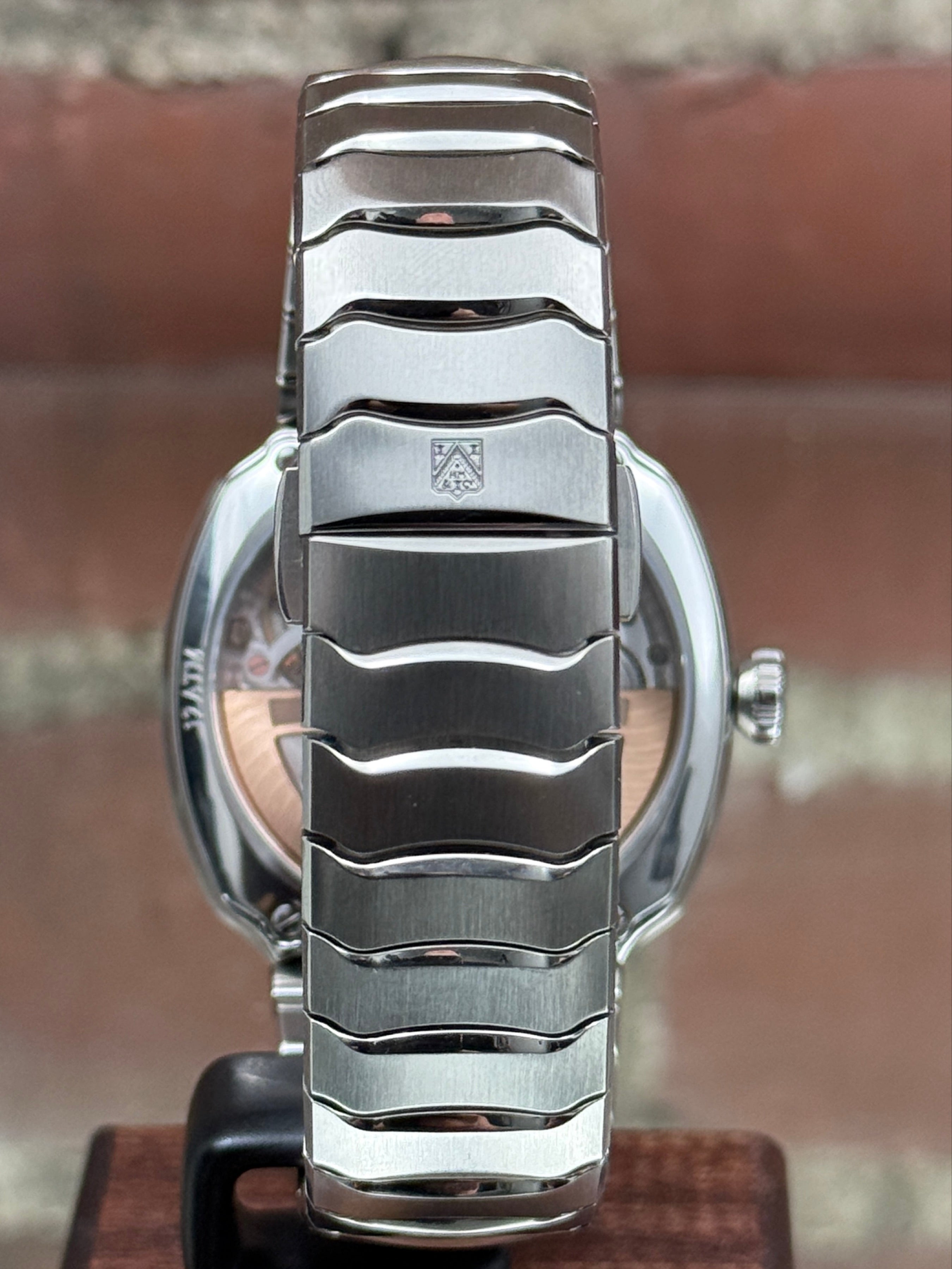 Brand new H.Moser & Cie. Streamliner Centre Seconds 6200-1200 | Steel Green