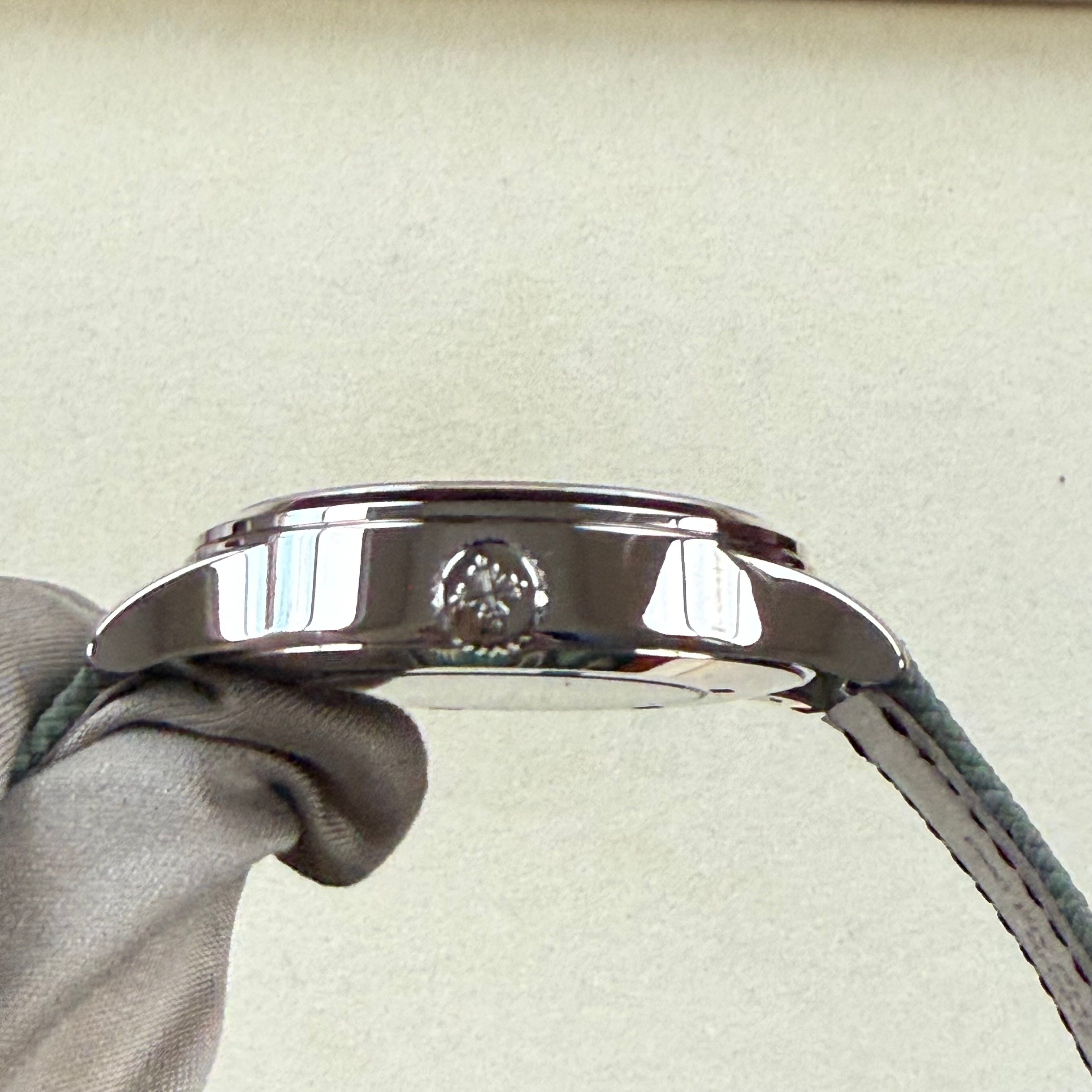 Patek Philippe Calatrava Ivory/Cream Dial 5524G-010