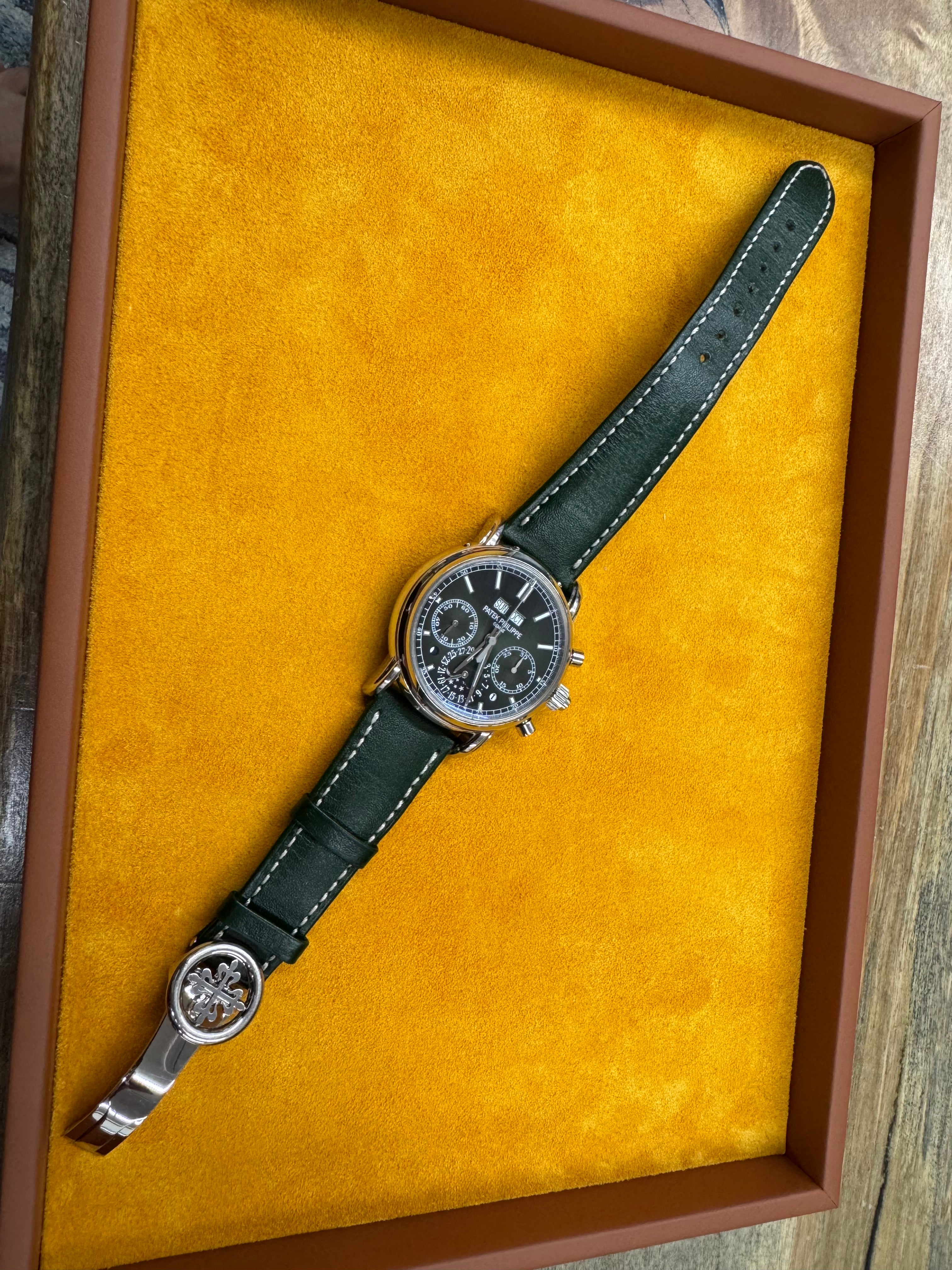 Patek Philippe Grand Complications - Split-Seconds Chronograph - Perpetual Calendar Olive Green Dial 5204G-001