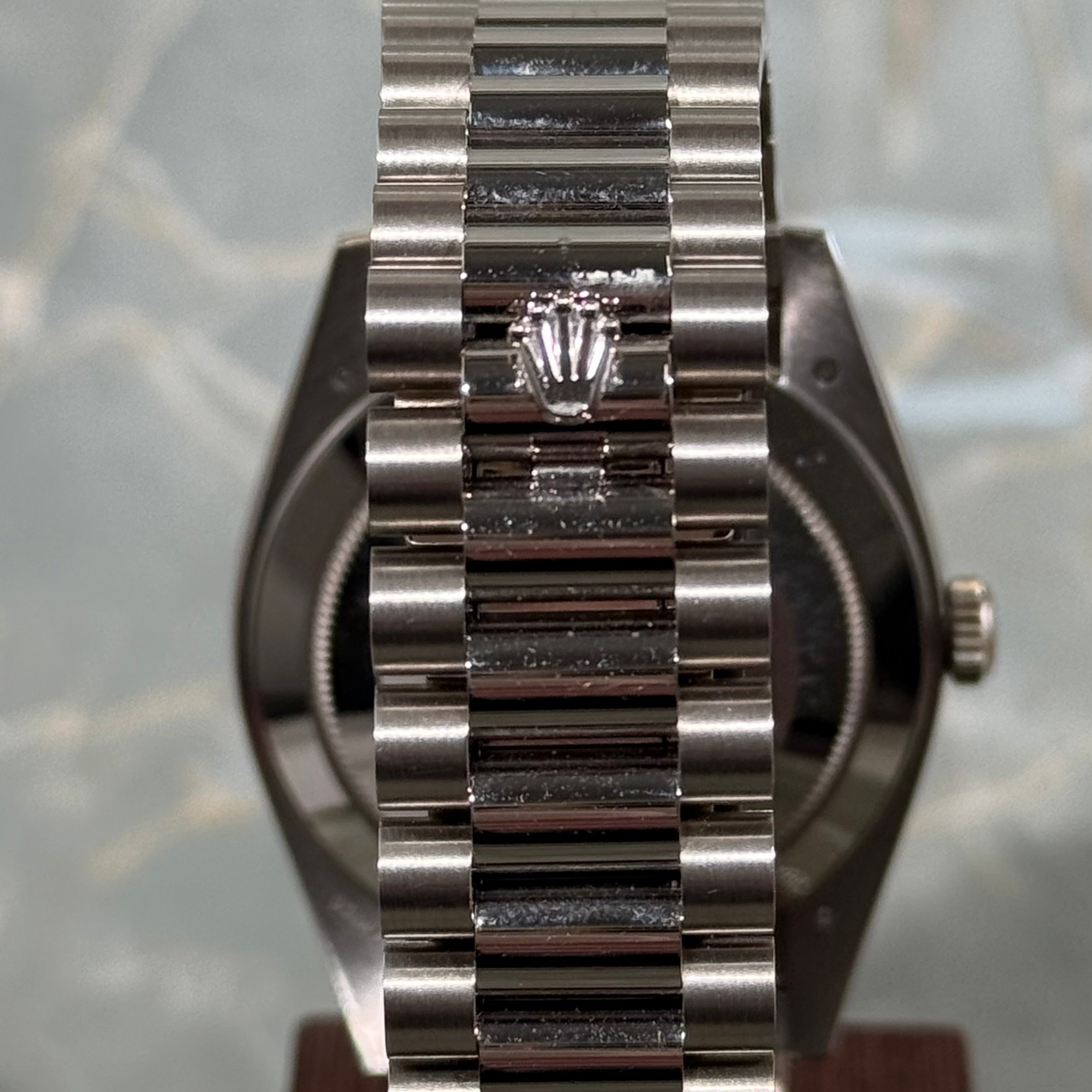 Rolex Day-Date 40 Olive Green Bevelled Roman Dial 228239