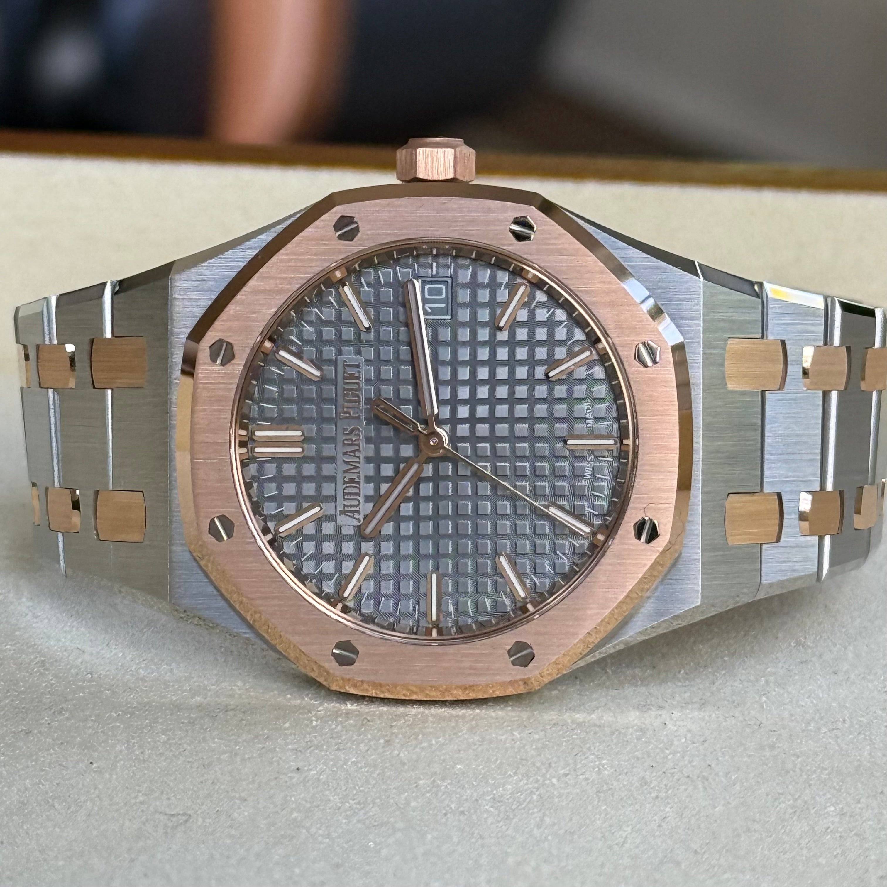 Audemars Piguet Royal Oak Self Winding Grey Dial 77450SR.OO.1361SR.03