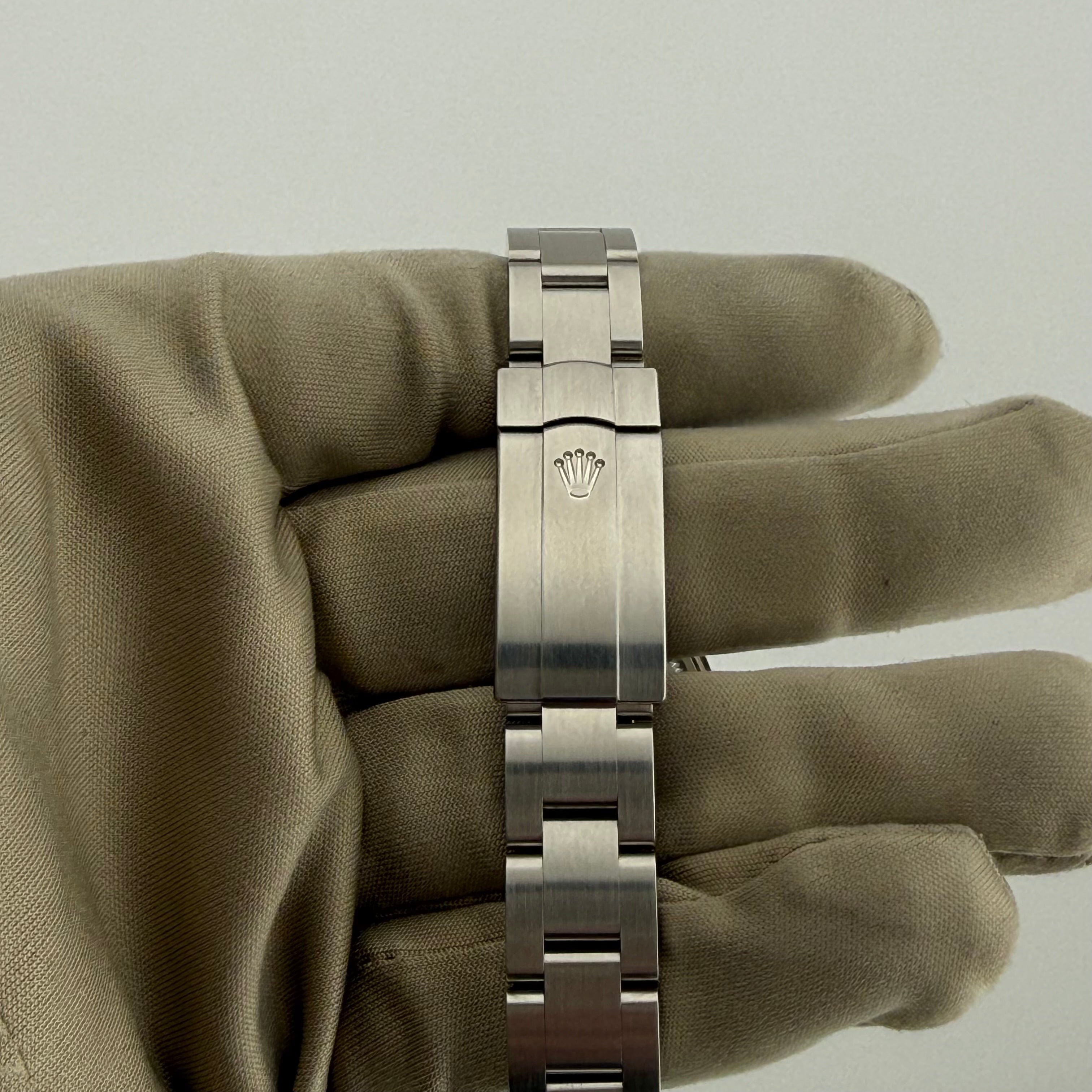 Rolex Oyster Perpetual 28 Pistachio Dial 276200