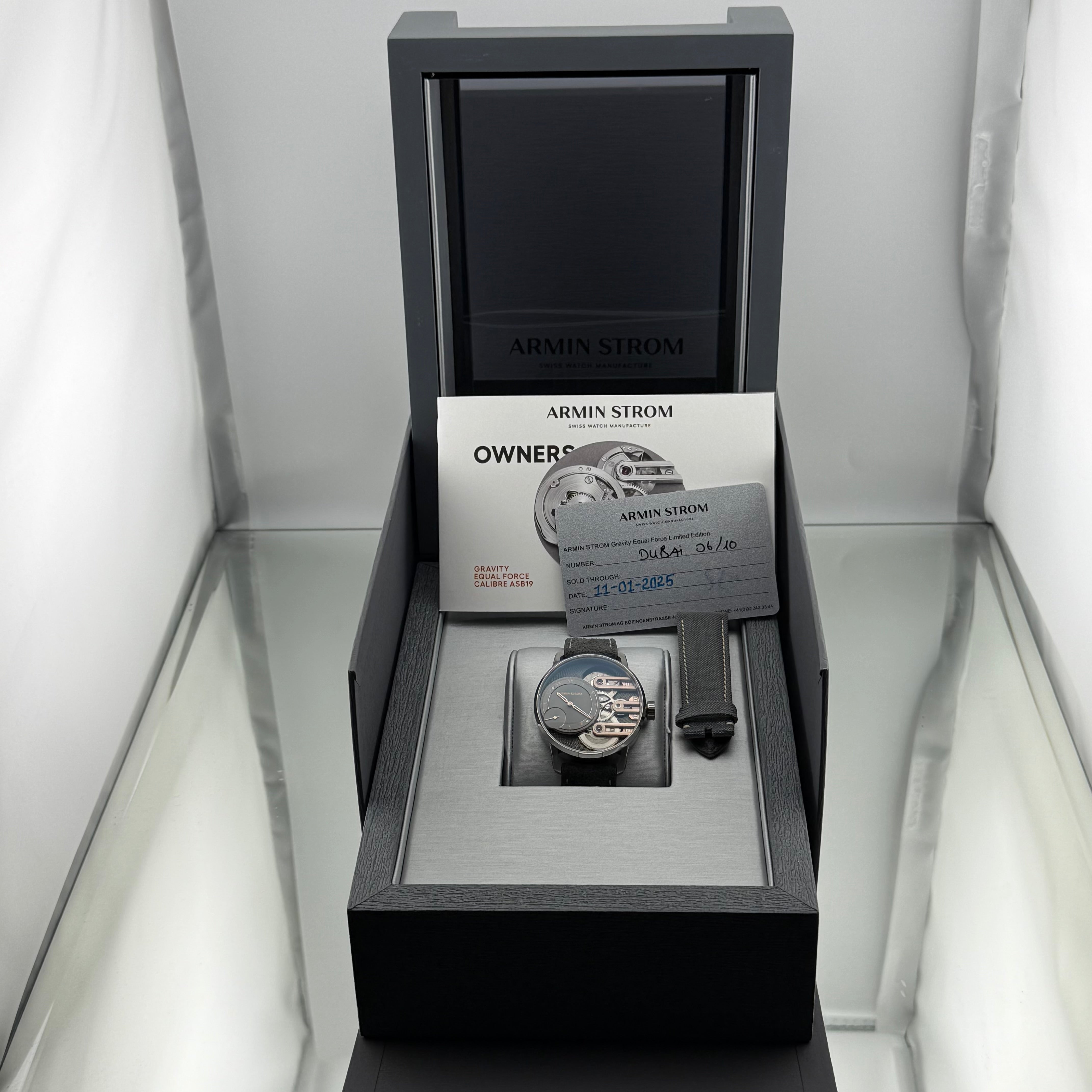 Armin Strom Gravity Equal Force Grey-toned sapphire dial, offset with Arabic subdial with rose gold finishes. Dial Dubai Limited Edition