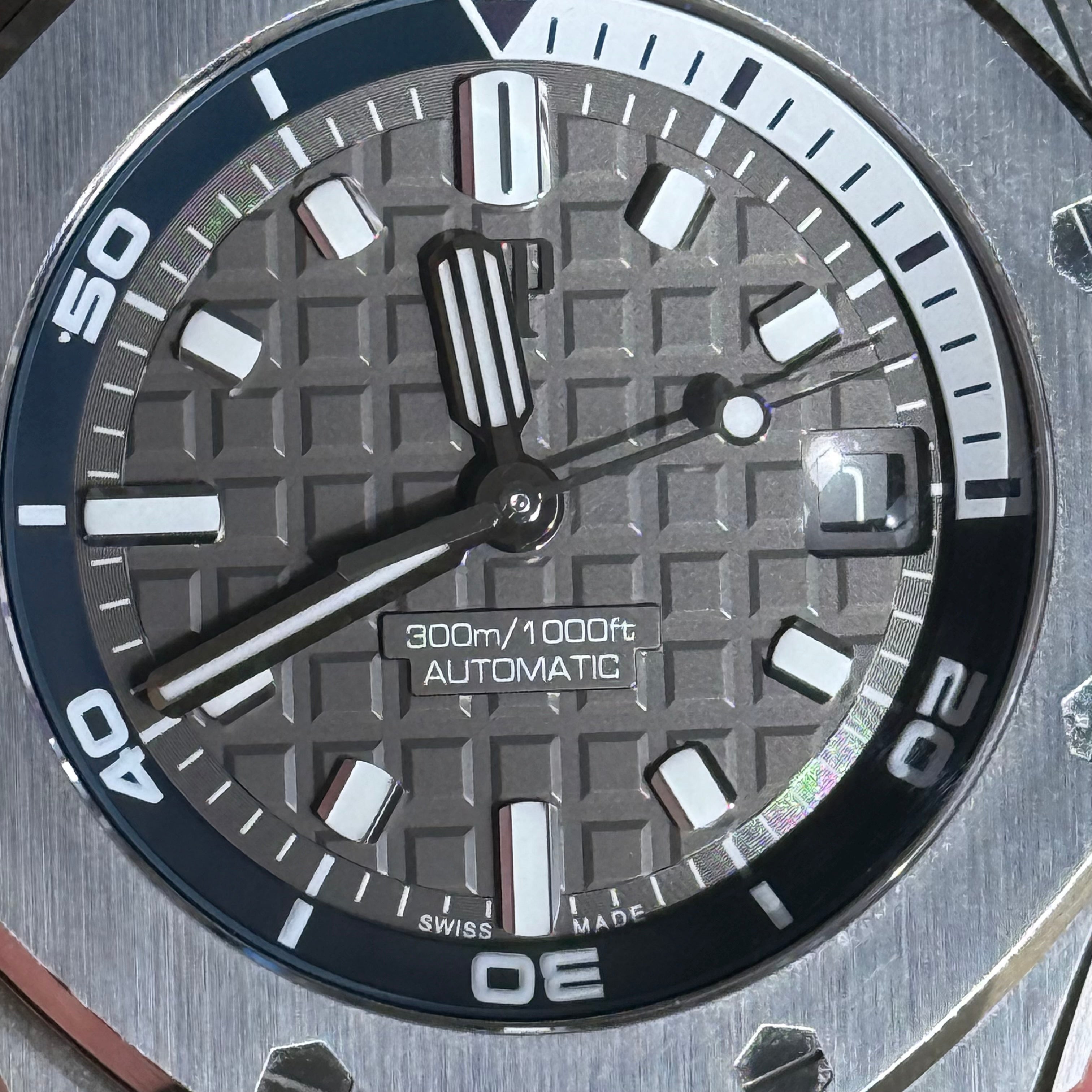 Audemars Piguet Offshore Diver Grey Dial 15720ST.OO.A009CA.01