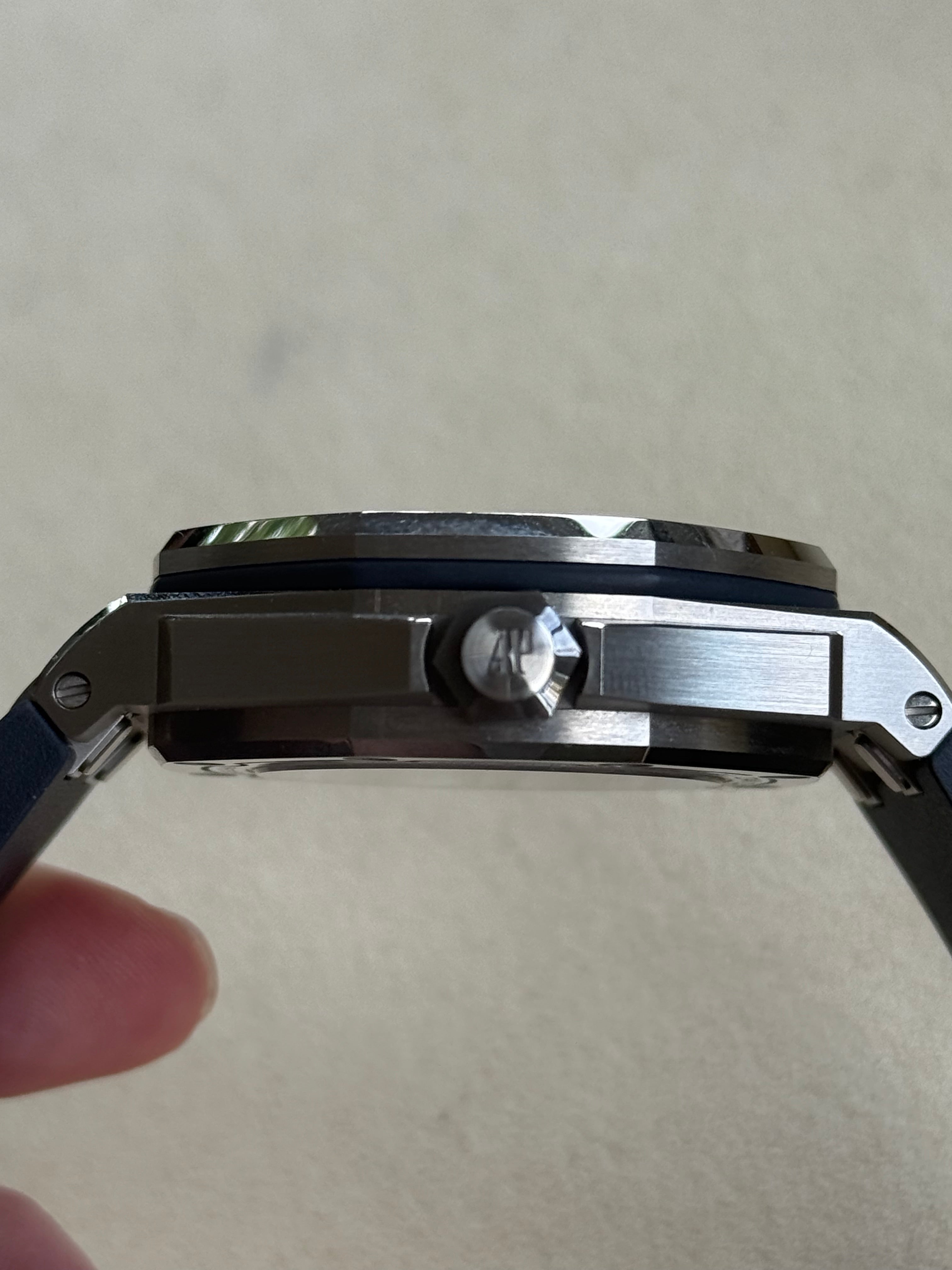 Audemars Piguet Offshore Diver Grey Dial 15720ST.OO.A009CA.01