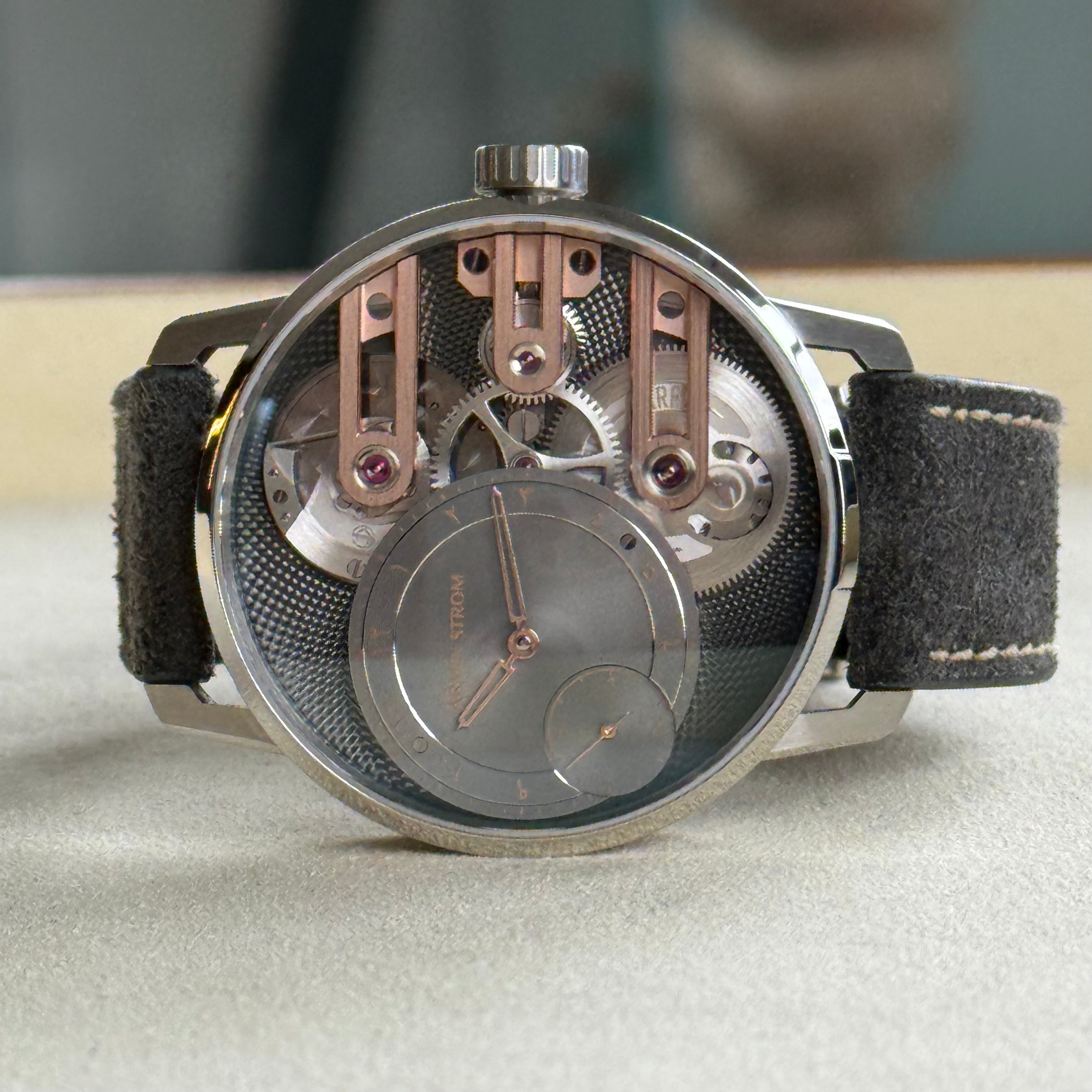 Armin Strom Gravity Equal Force Grey-toned sapphire dial, offset with Arabic subdial with rose gold finishes. Dial Dubai Limited Edition