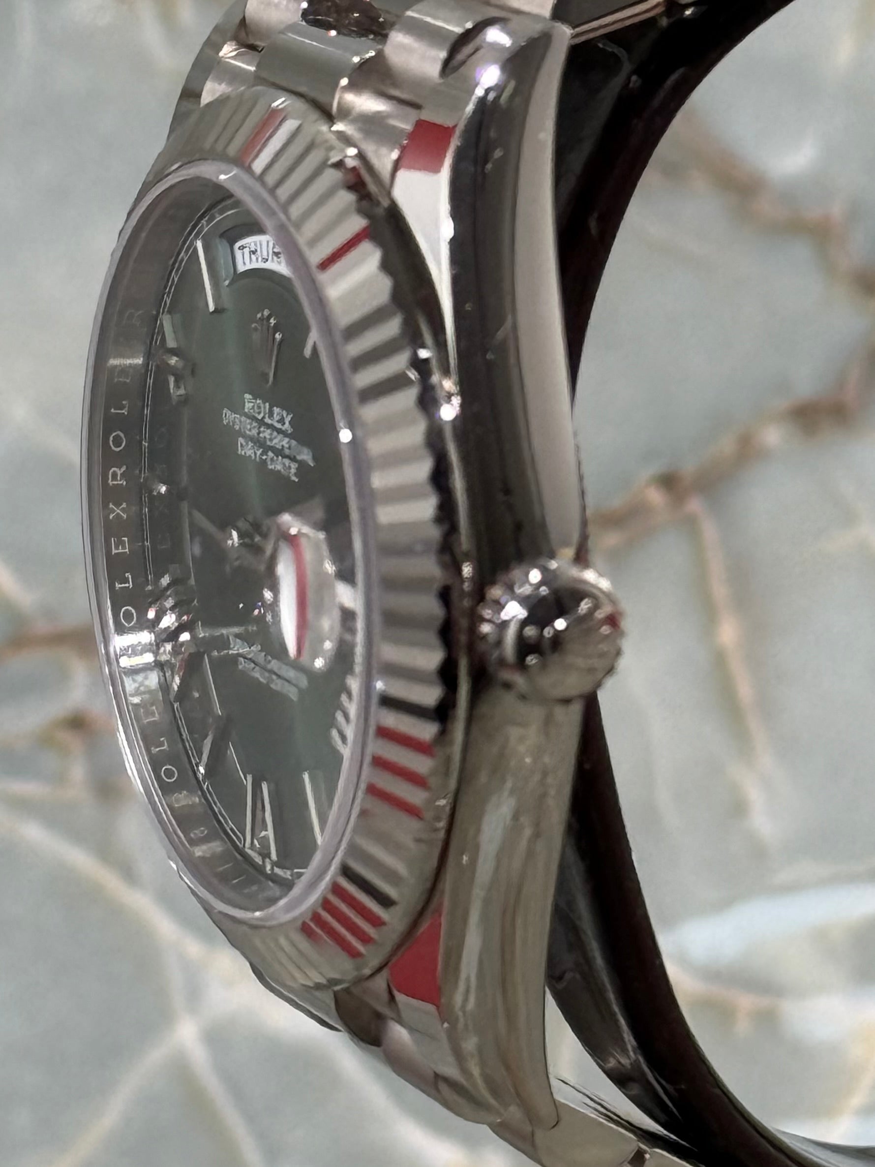 Rolex Day-Date 40 Olive Green Bevelled Roman Dial 228239