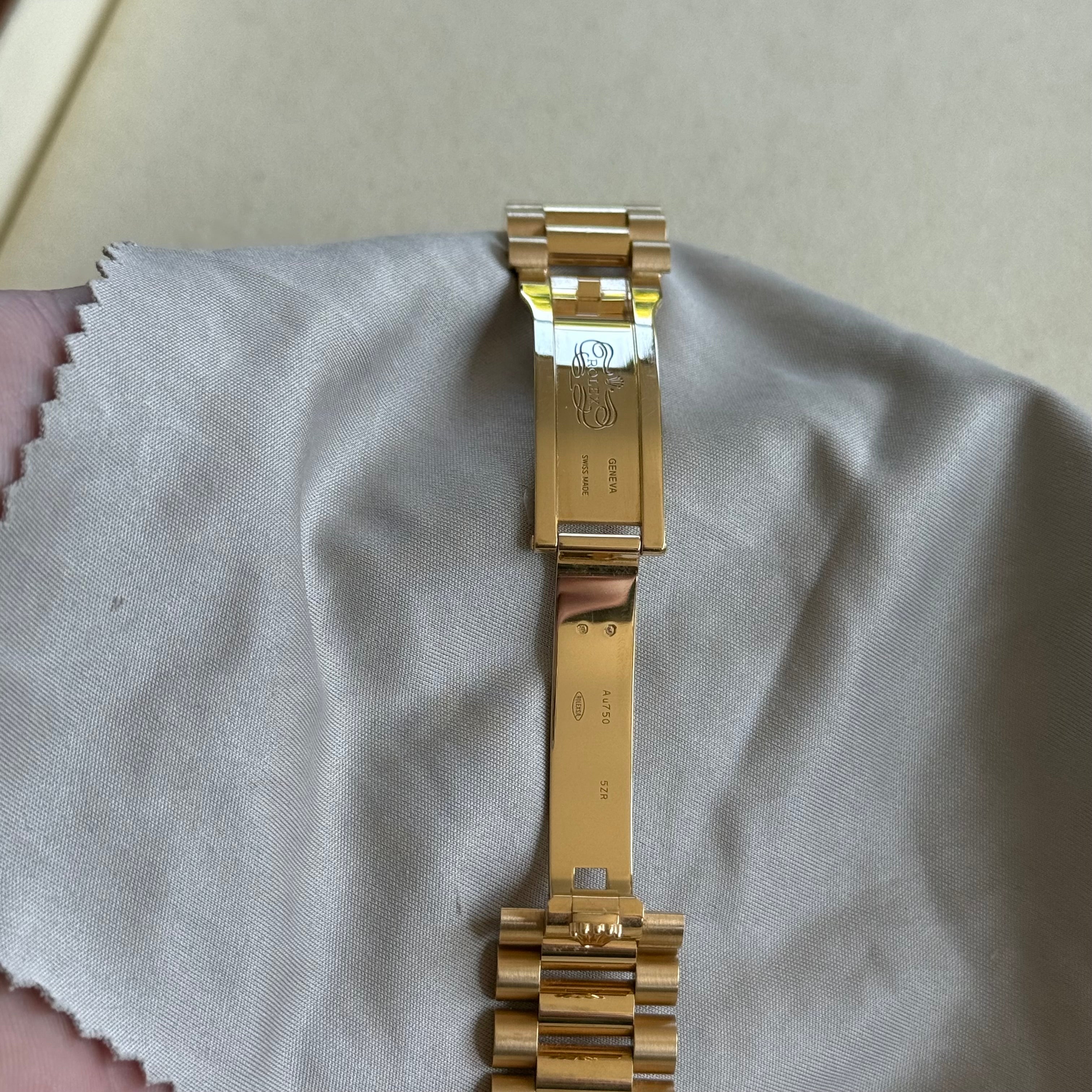 Rolex Day-Date 40 White Bevelled Roman Dial 228238