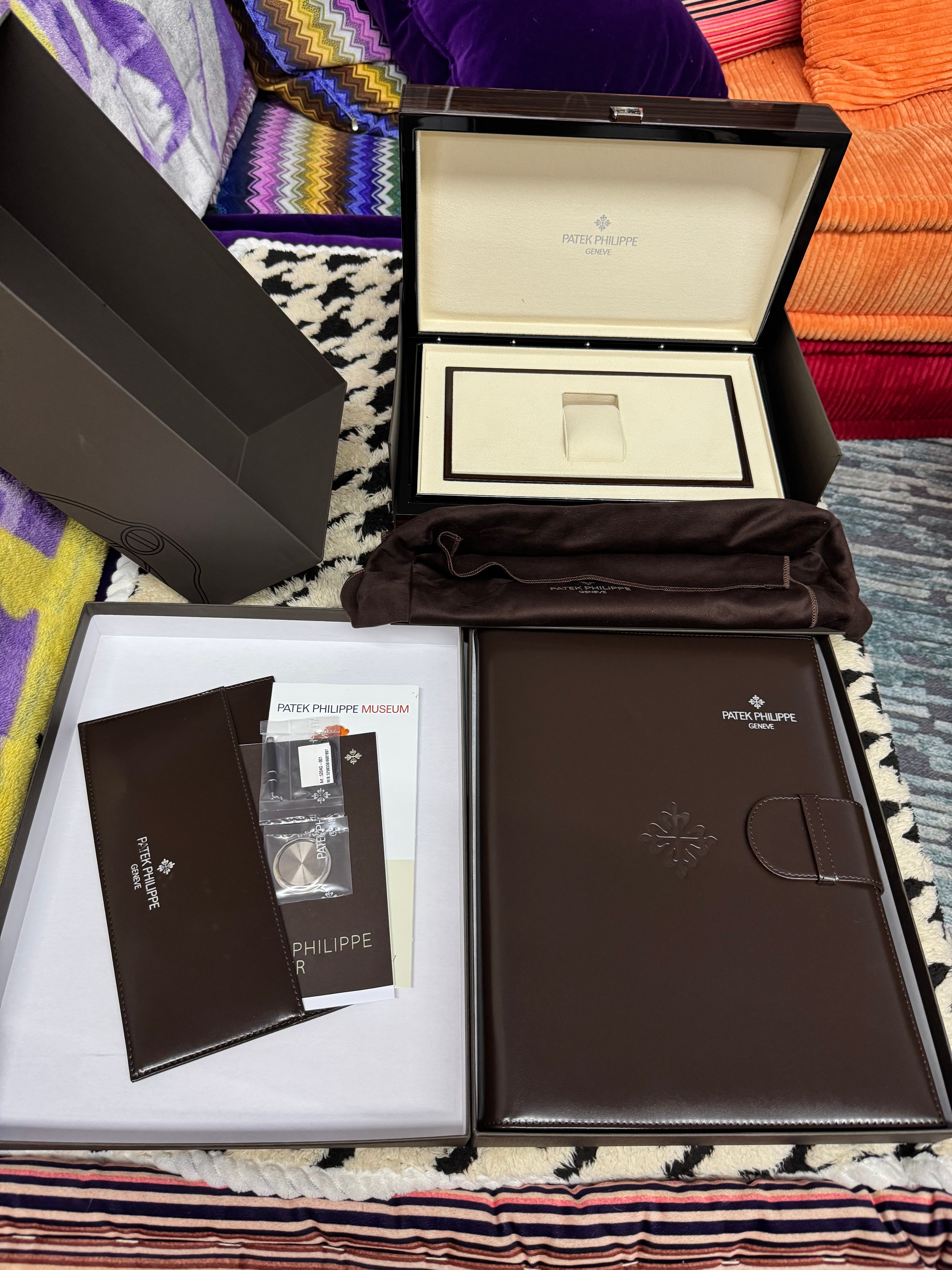 Patek Philippe Grand Complications - Split-Seconds Chronograph - Perpetual Calendar Olive Green Dial 5204G-001