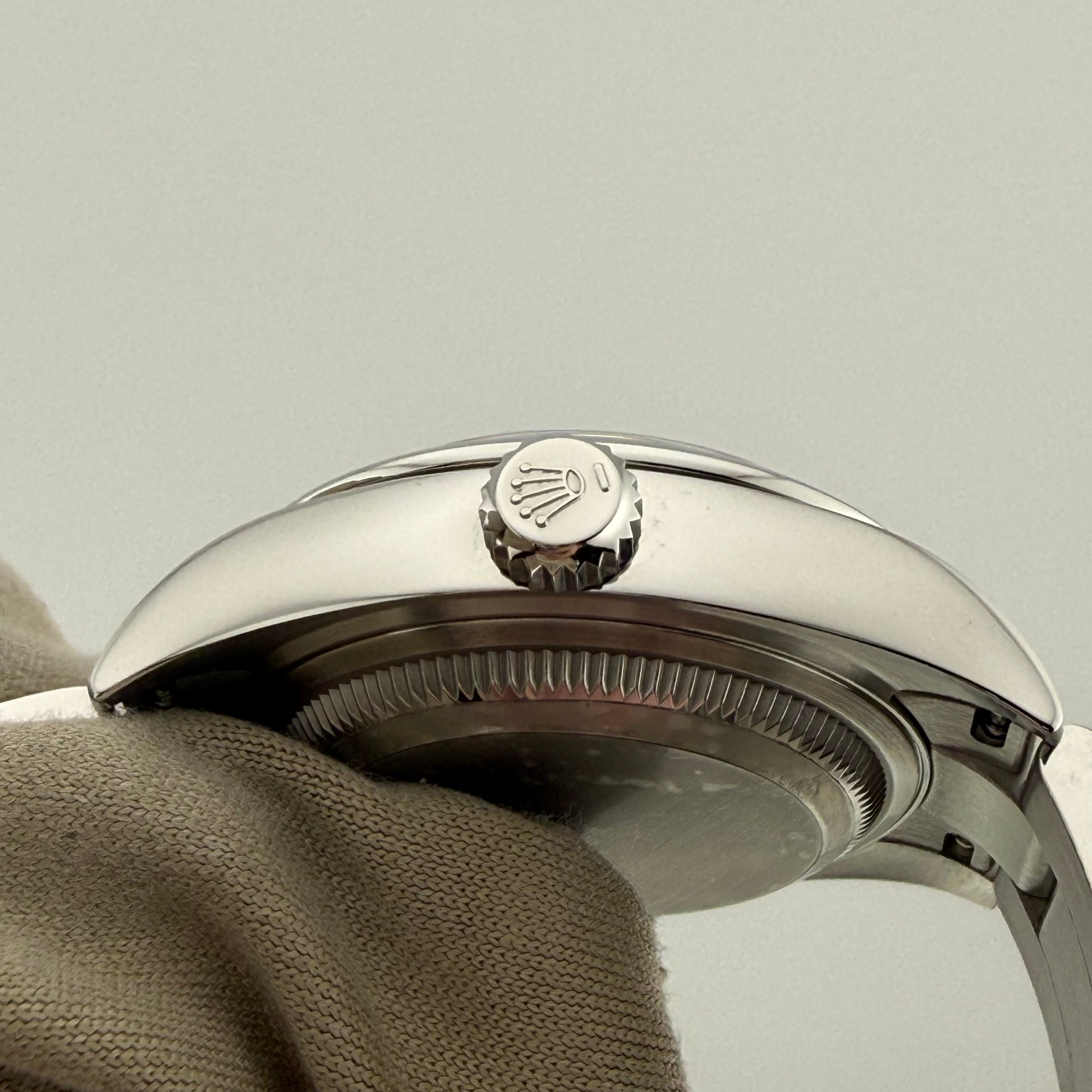 Rolex Oyster Perpetual 28 Pistachio Dial 276200