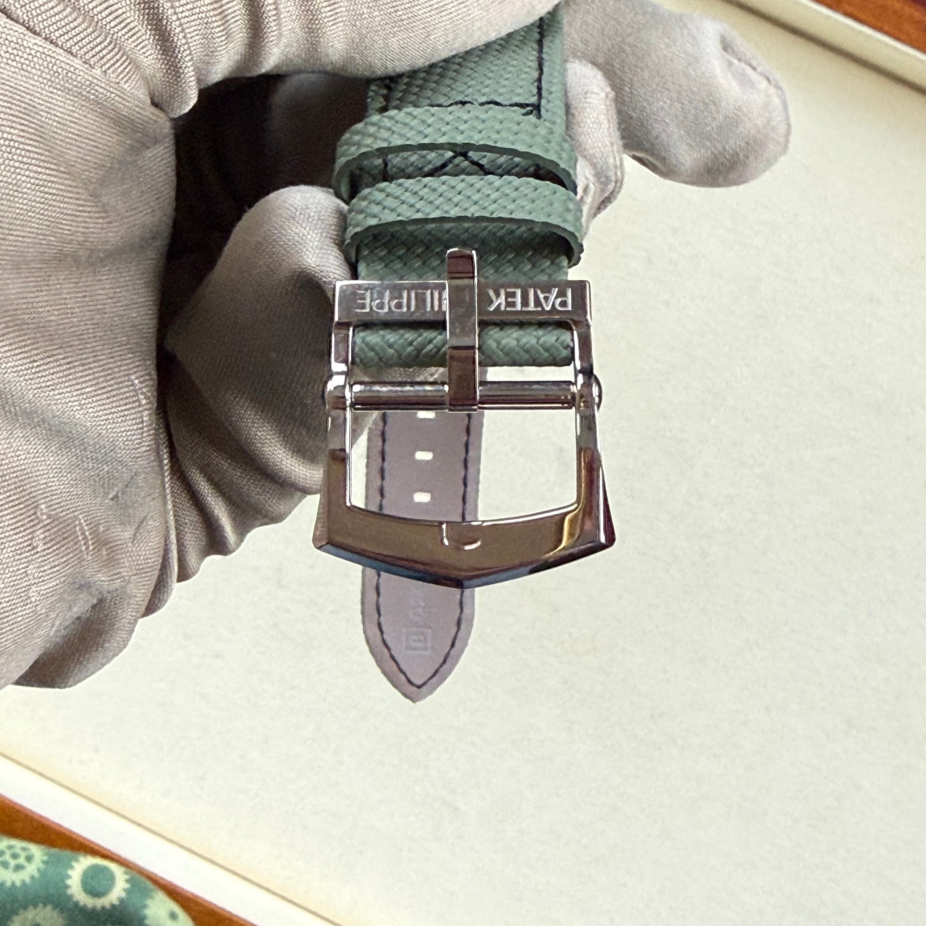 Patek Philippe Calatrava Ivory/Cream Dial 5524G-010