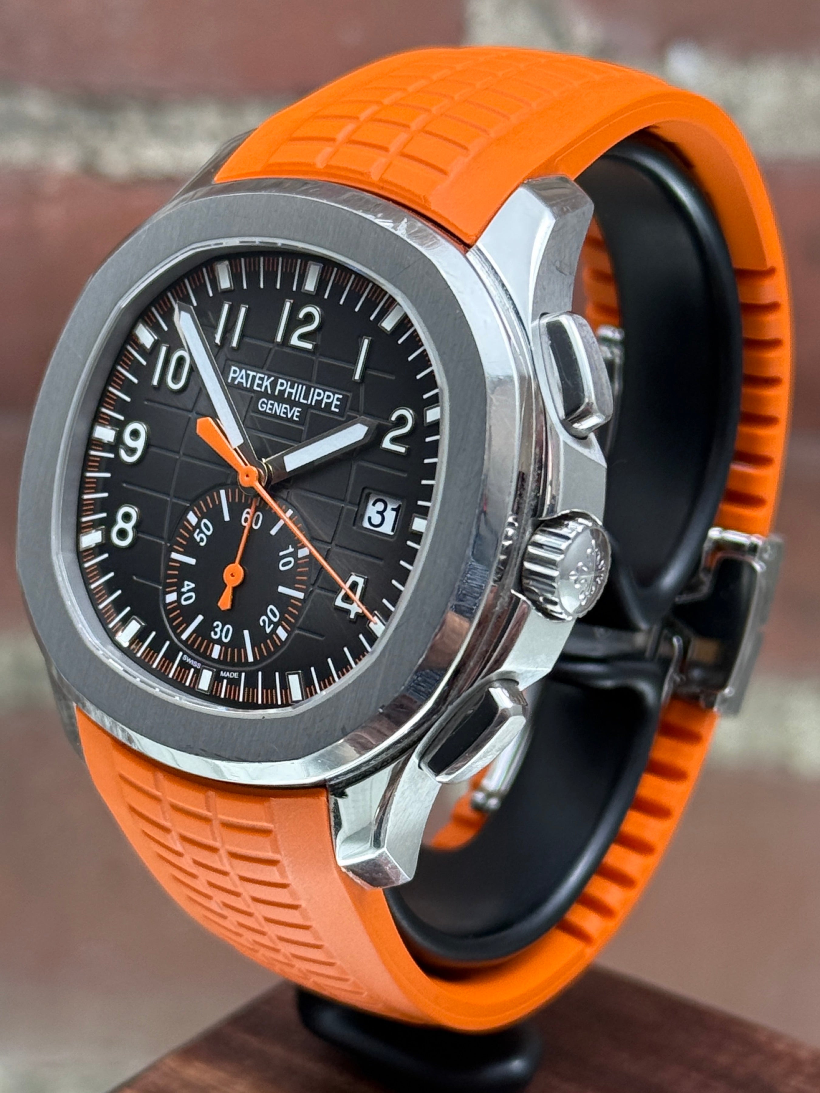Pre-owned Patek Philippe Aquanaut 5968A-001 | Steel Black
