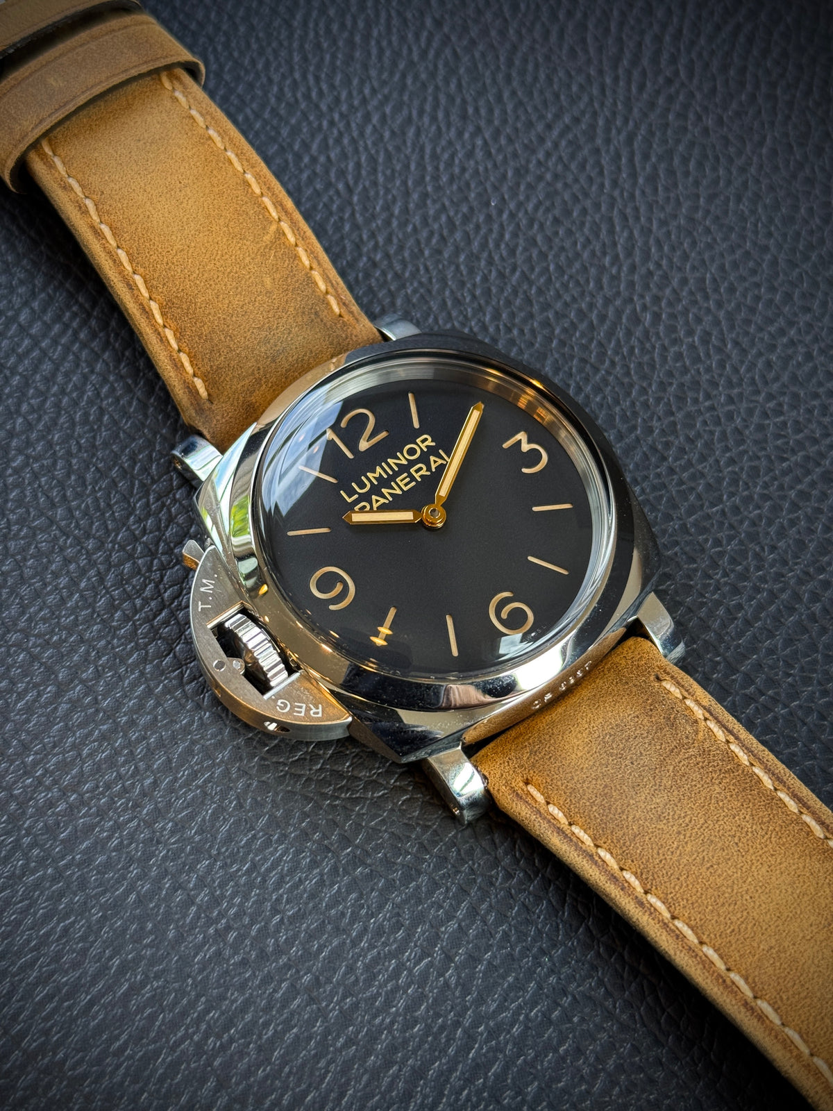 Brand new Panerai Luminor 1950 Left Handed 3 Pam 557 Days 47 Mm PAM 00557 | Steel Black