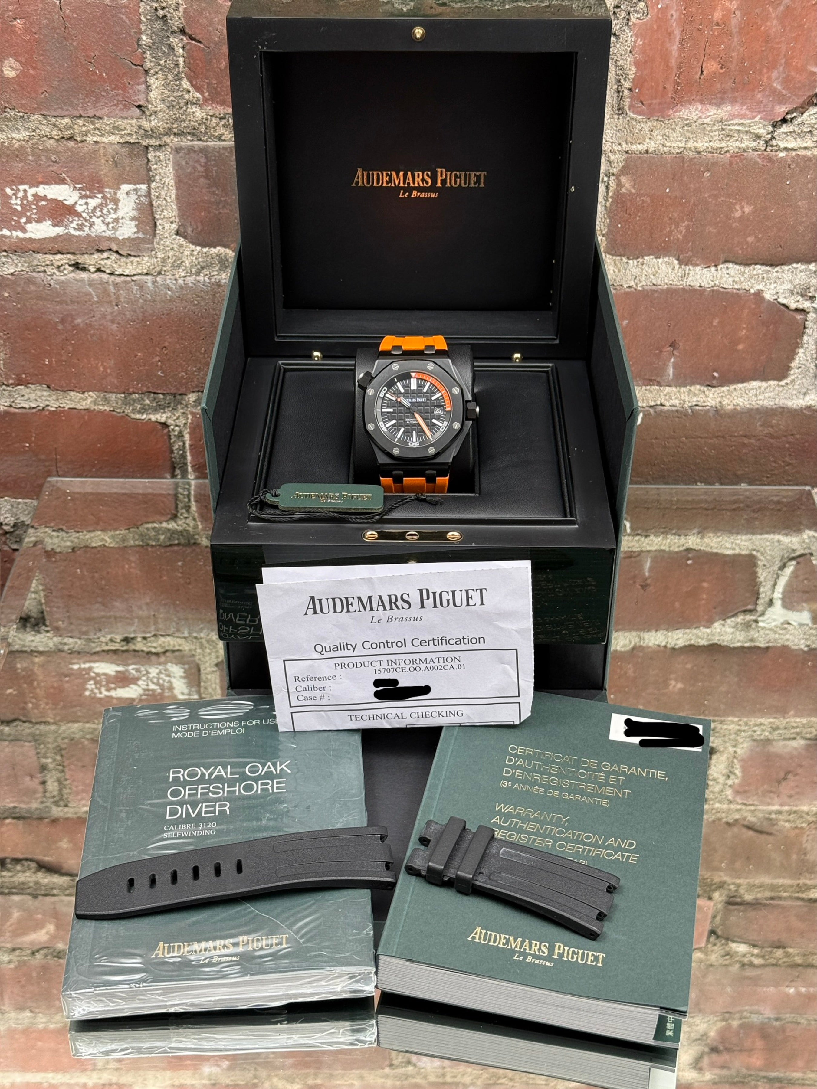 Pre-owned Audemars Piguet Royal Oak Offshore Diver 15707CE.OO.A002CA.01 | Ceramic Black