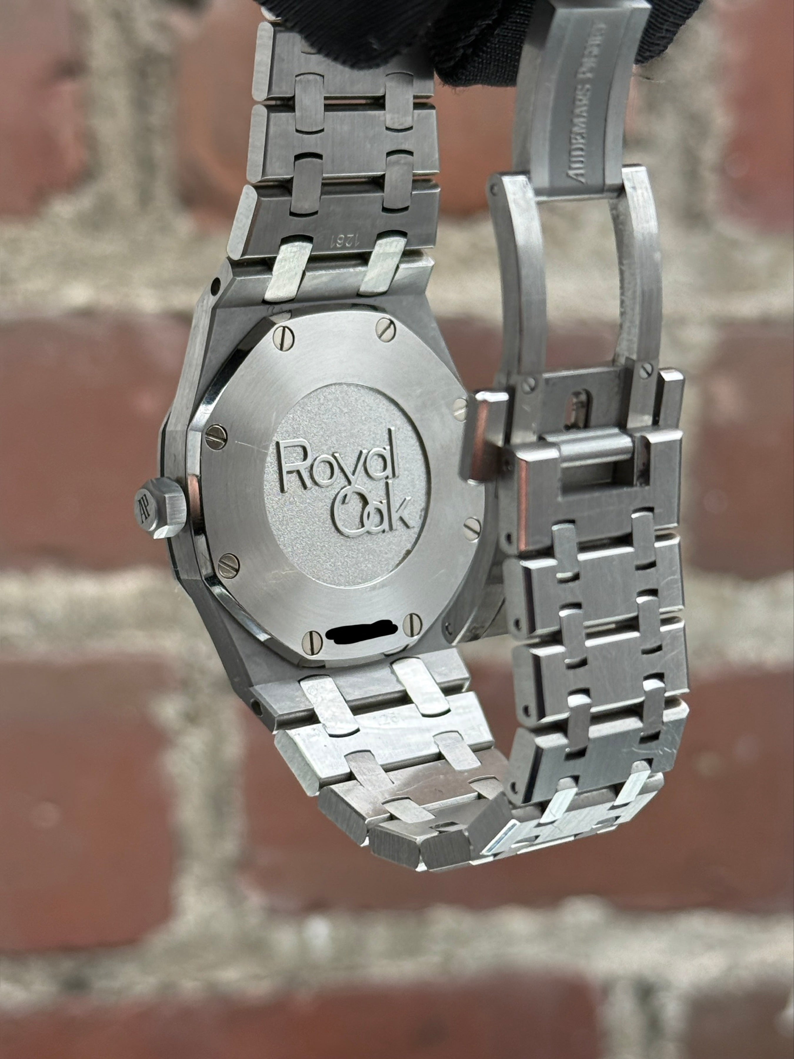 Pre-owned Audemars Piguet Royal Oak Lady 67650ST.OO.1261ST.01 | Steel Black