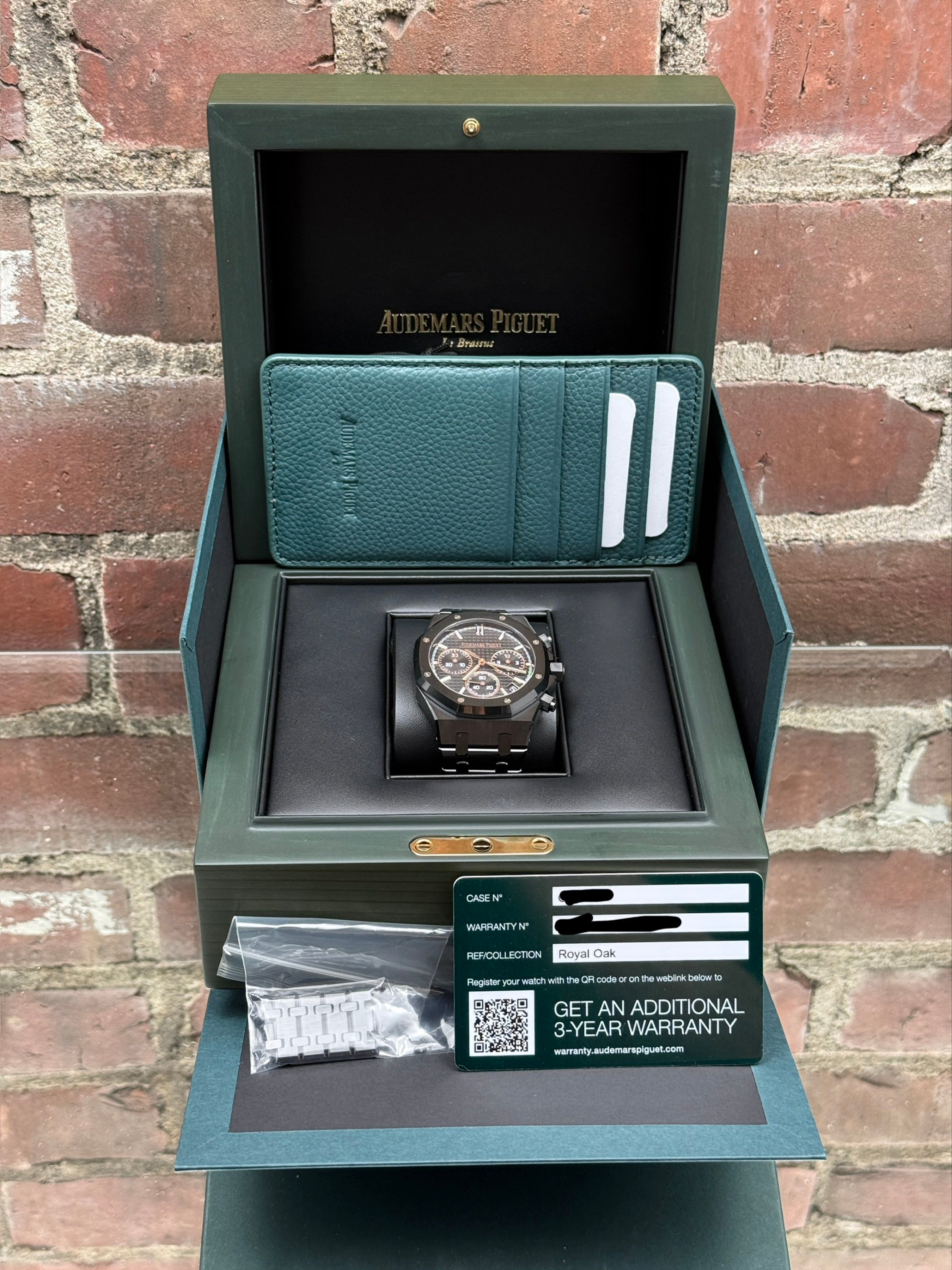 Brand new Audemars Piguet Royal Oak Chronograph 26240CE.OO.1225CE.02 | ceramic black