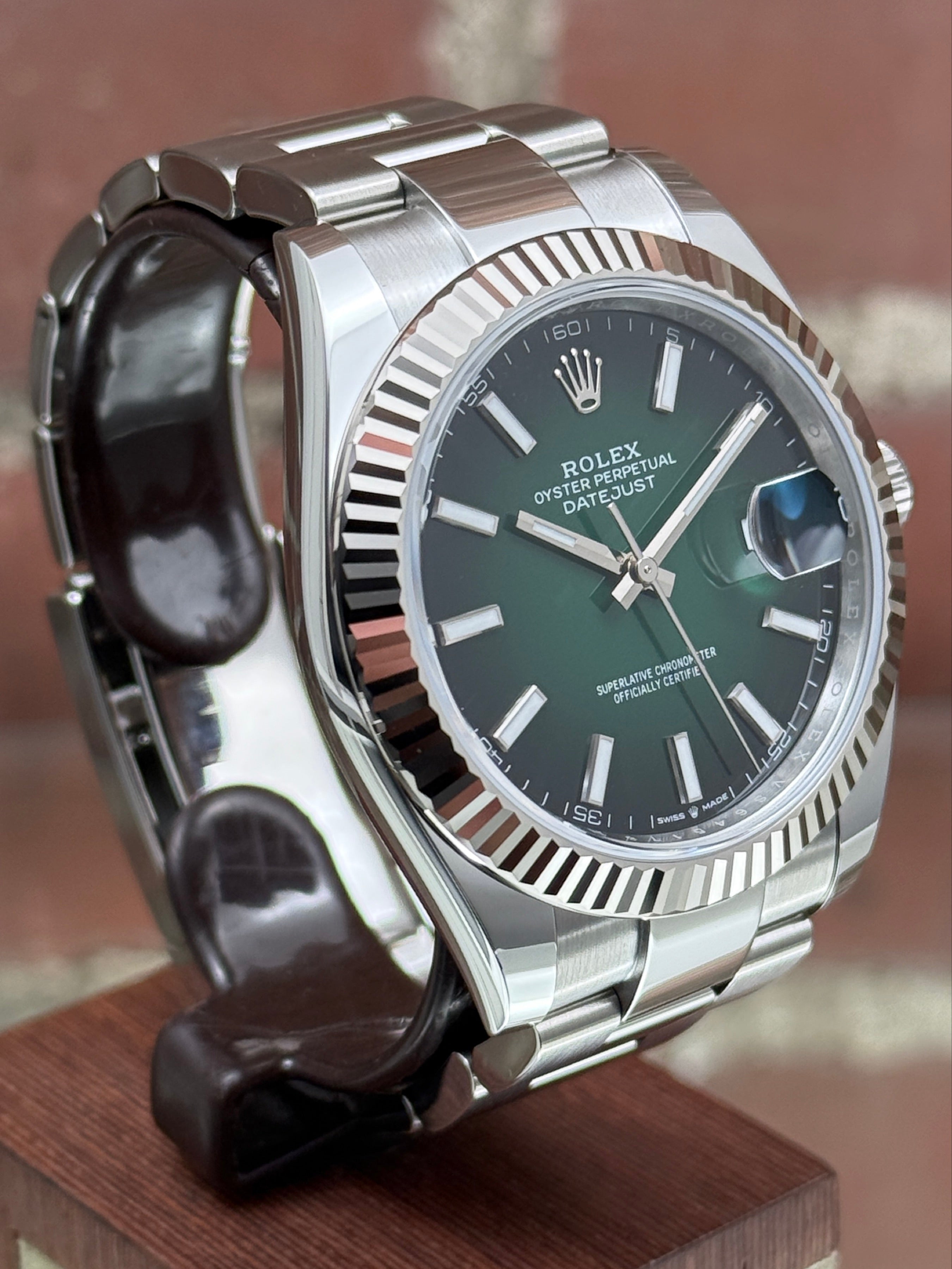 Brand new Rolex Datejust 41 126334 | White gold Green