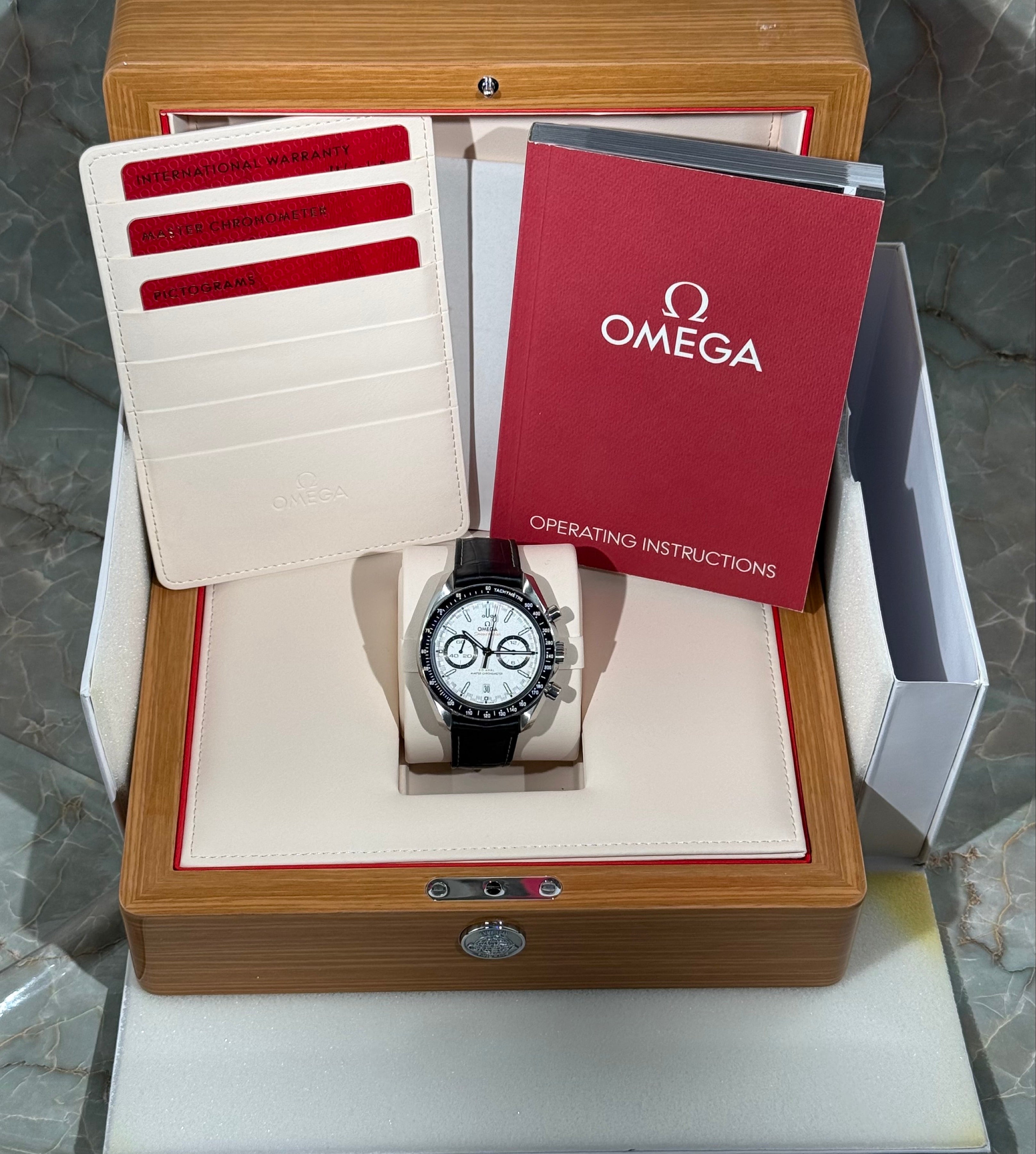 Omega Speedmaster Racing