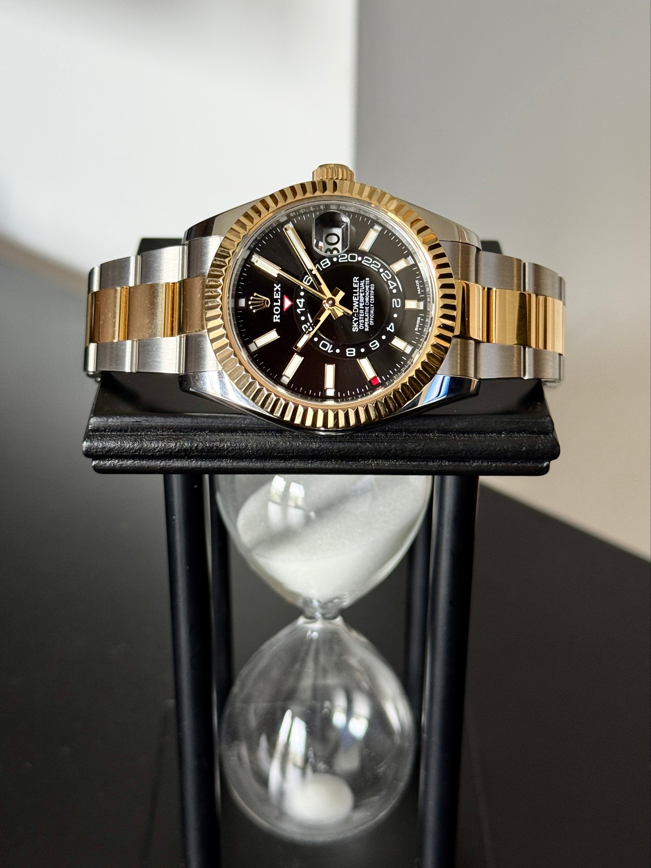 Mint Rolex Sky-Dweller 326933 | gold and steel black
