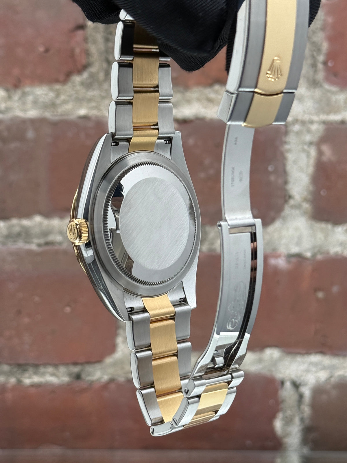 Mint Rolex Sky-Dweller 326933 | gold and steel black