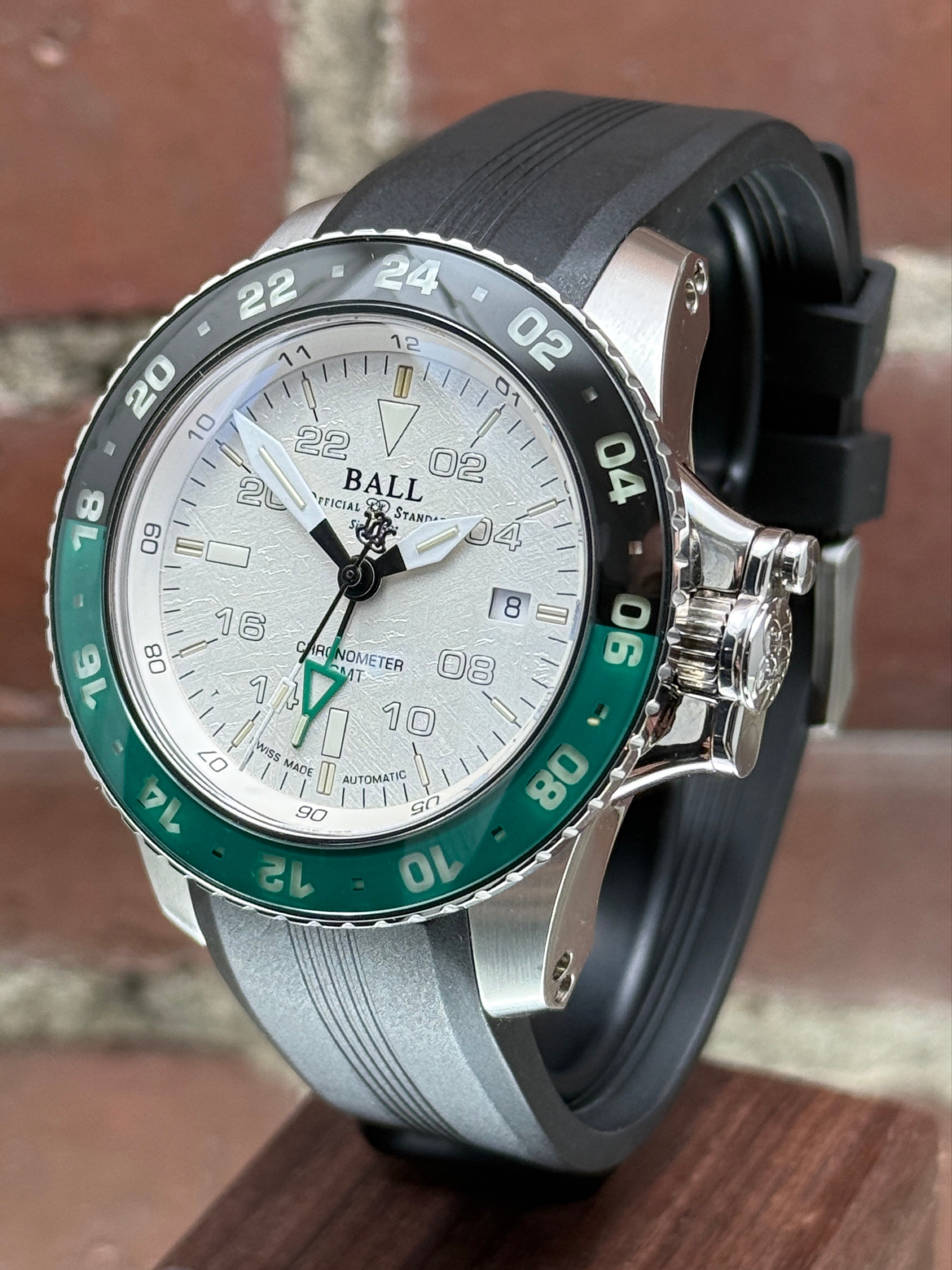 Pre-owned Ball AeroGMT II Meteorite DG2018C-S21C-MSL | steel meteorite