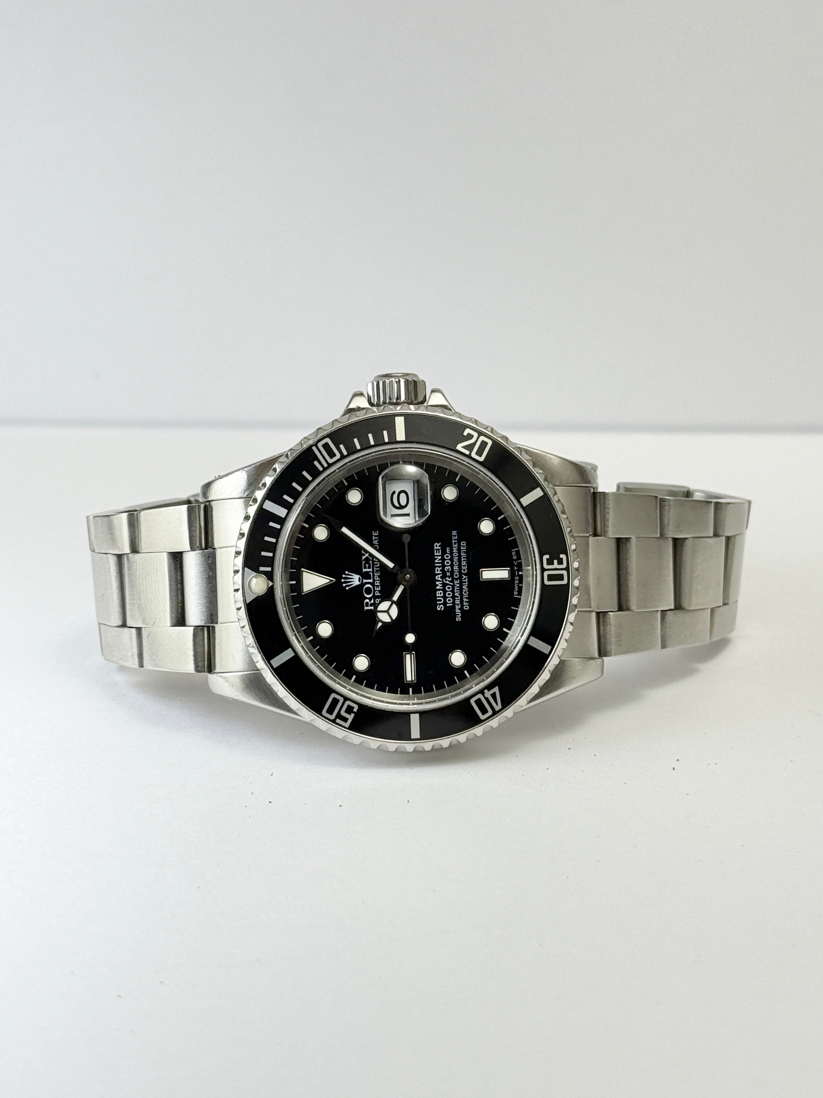 Pre-owned Rolex Submariner Date 16610 | Steel Black
