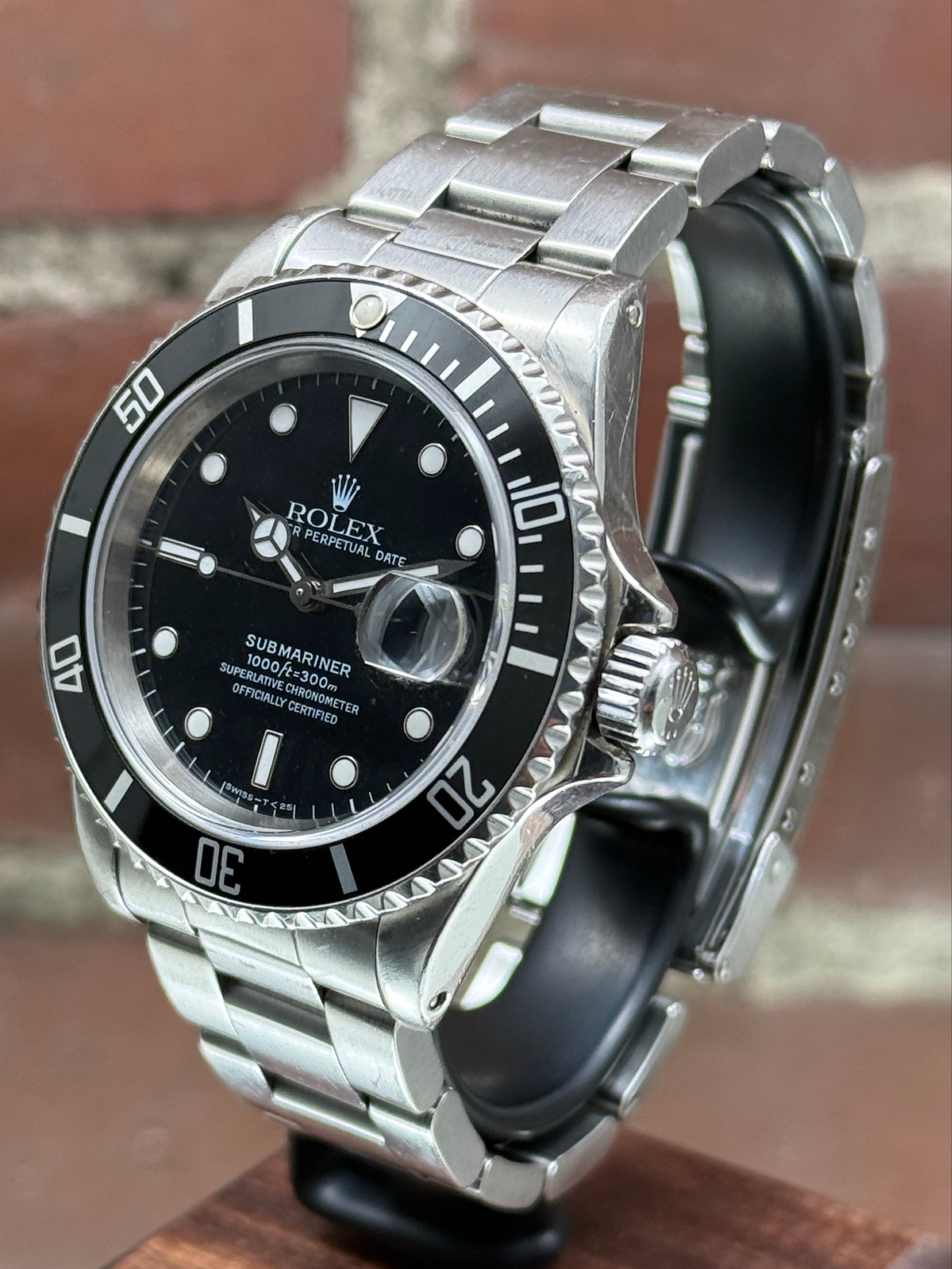 Pre-owned Rolex Submariner Date 16610 | Steel Black