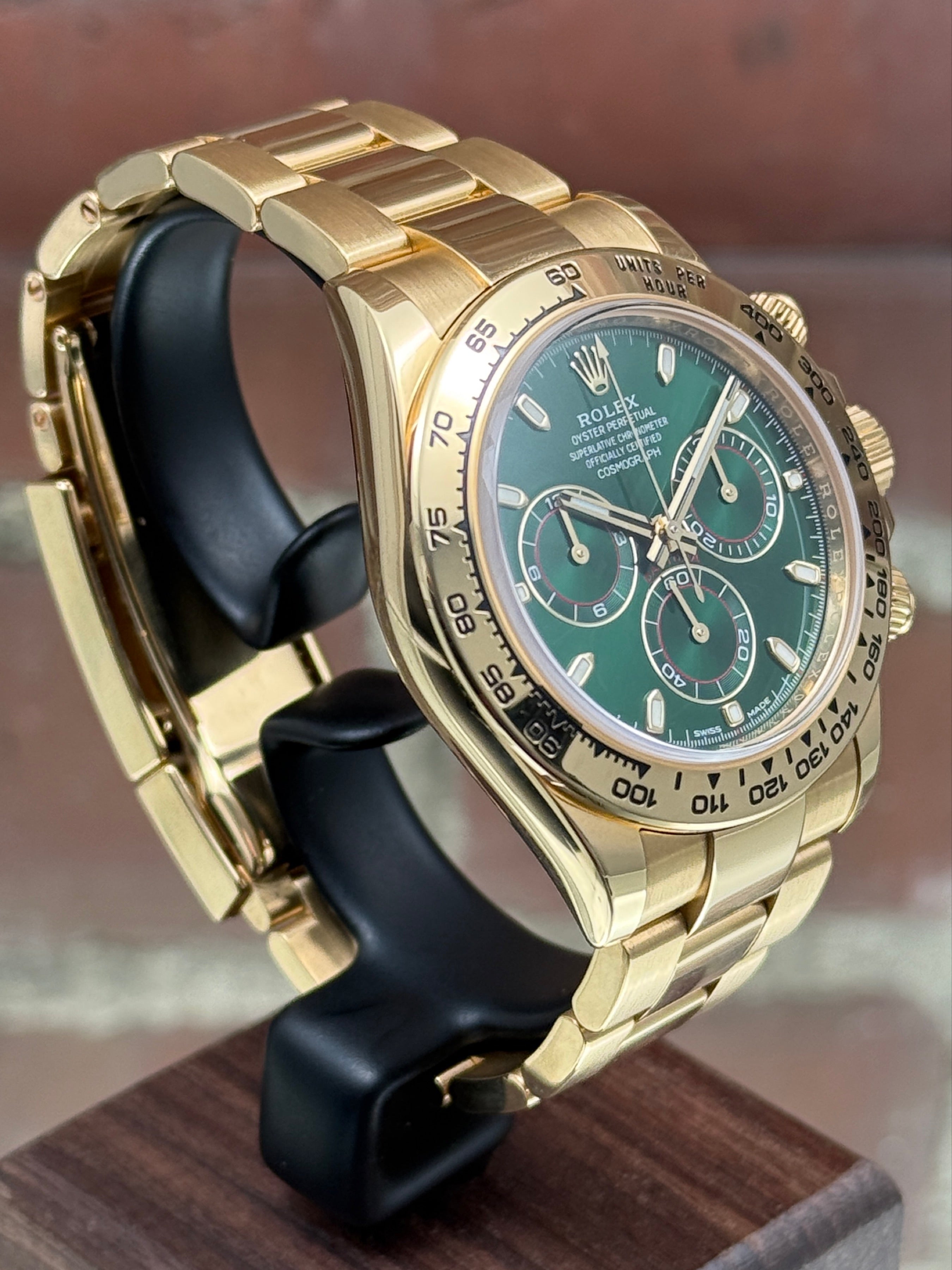 Pre-owned Rolex Daytona 116508 | Yellow gold Green