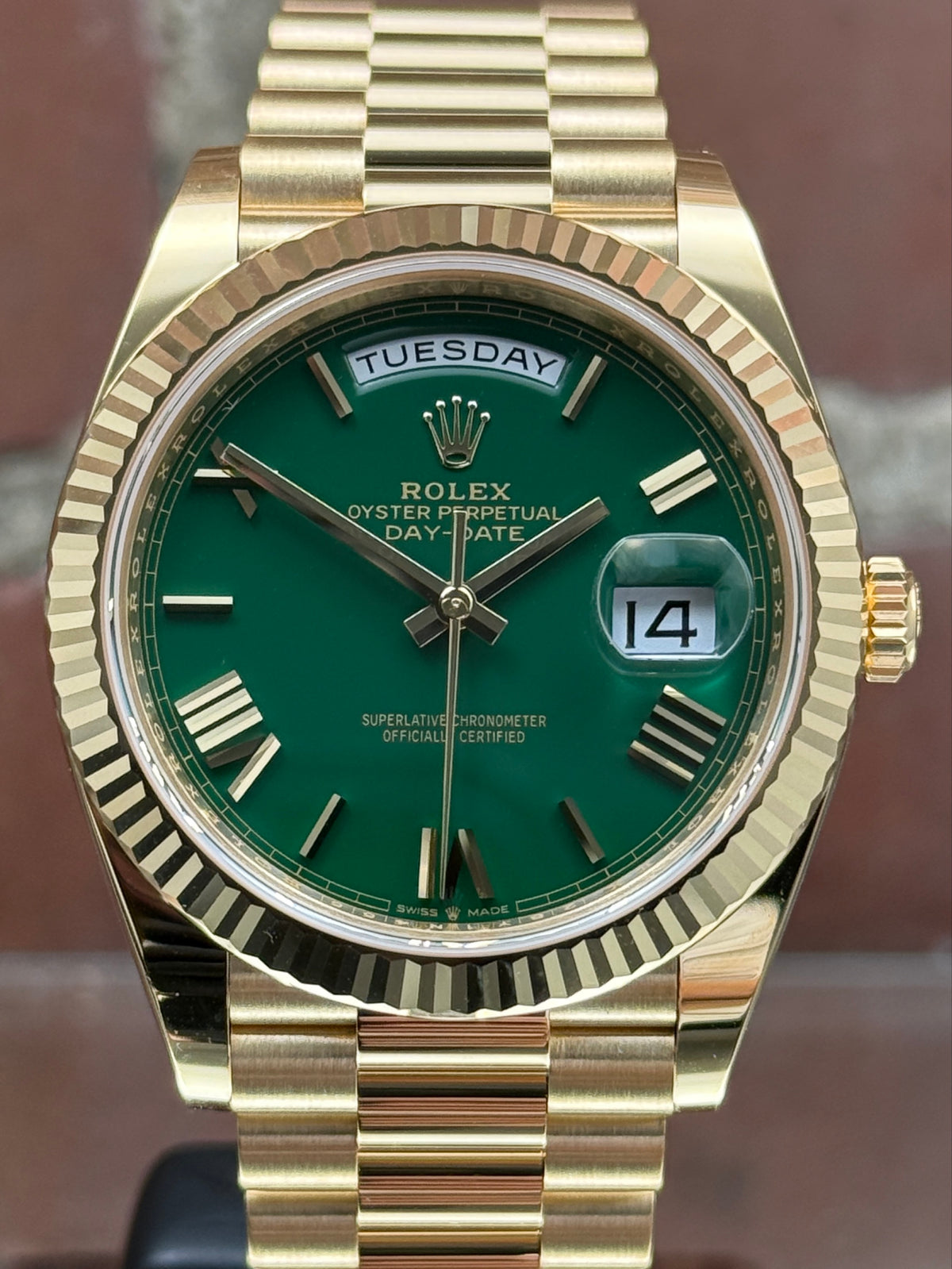 Brand new Rolex Day-Date 40 228238 | yellow gold green