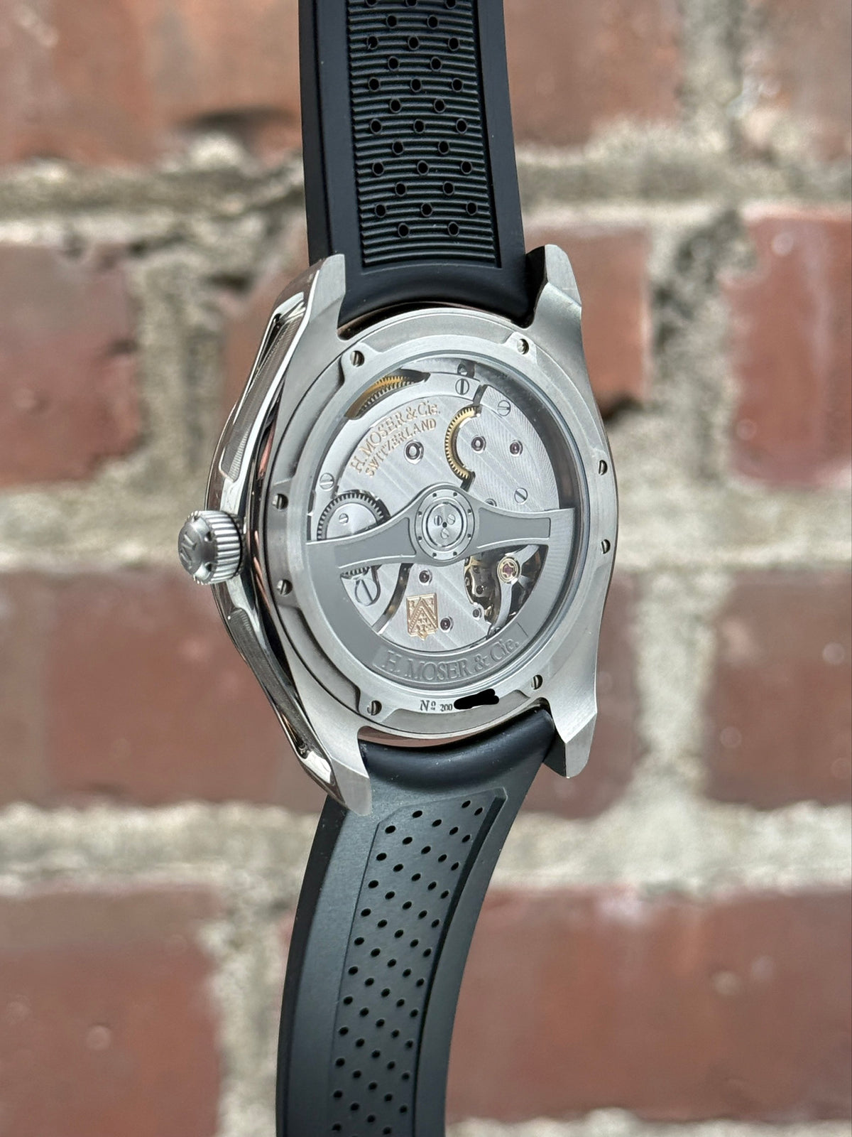 Excellent H.Moser & Cie. Pioneer Centre Seconds Mega Cool Blue Lagoon 3200-1214 | steel blue